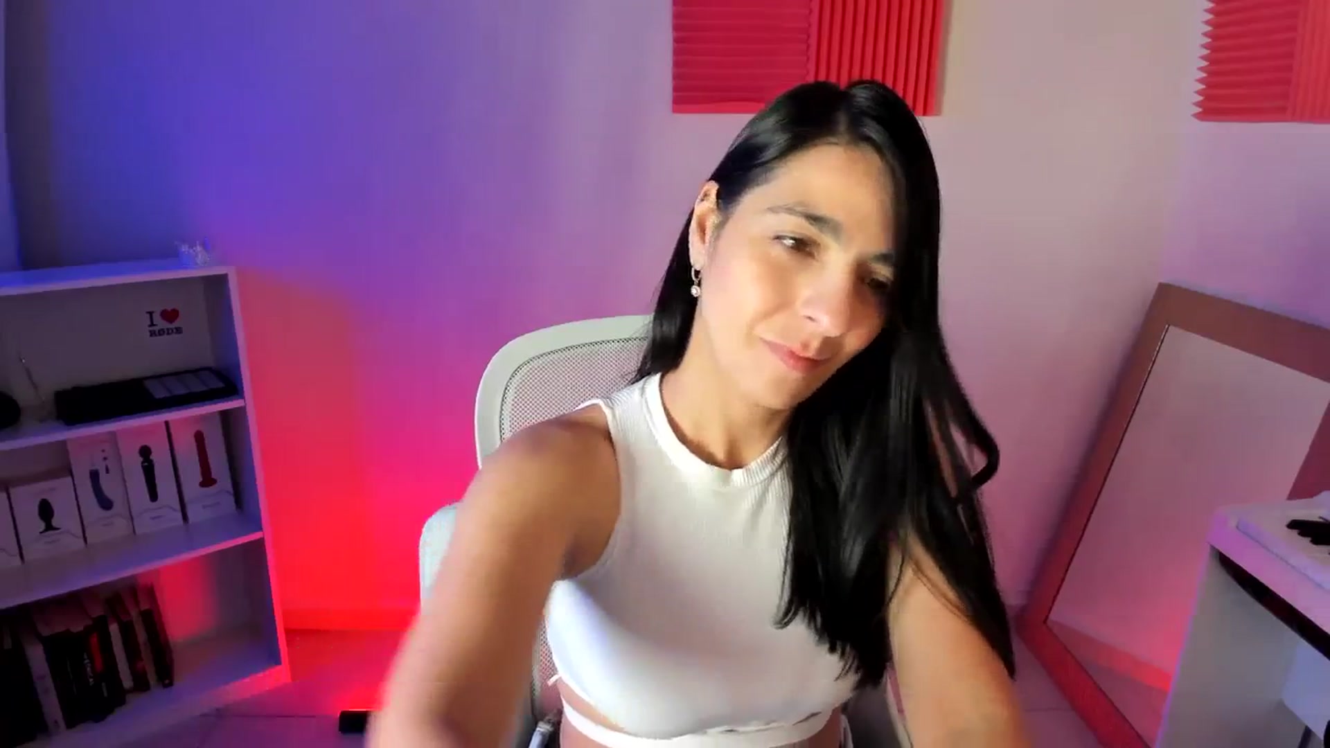 Gallery image thumbnail from anarossanna's myfreecams stream on, 03/02/2024, 04:18 image 2 of 20