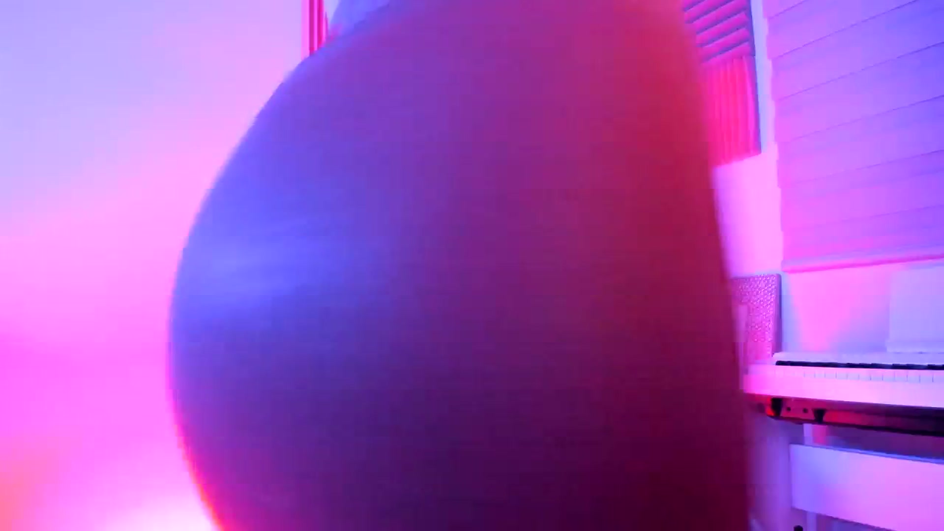 Gallery image thumbnail from anarossanna's myfreecams stream on, 03/06/2024, 04:15 image 16 of 20