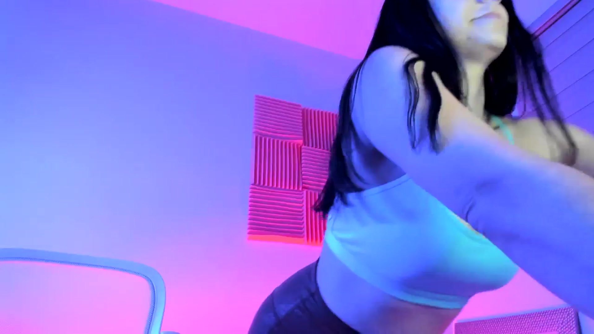 Gallery image thumbnail from anarossanna's myfreecams stream on, 03/06/2024, 04:15 image 12 of 20