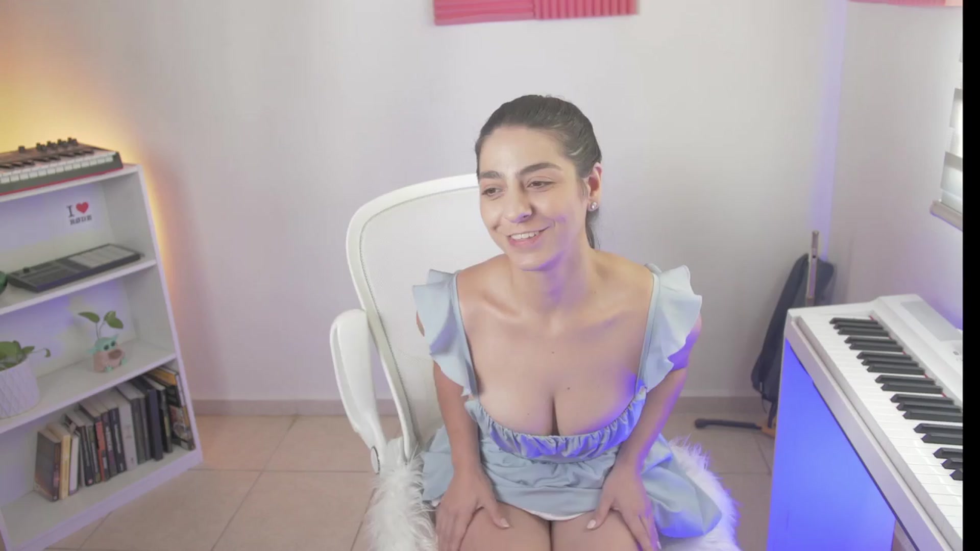 Gallery image thumbnail from anarossanna's myfreecams stream on, 03/28/2024, 18:24 image 19 of 20