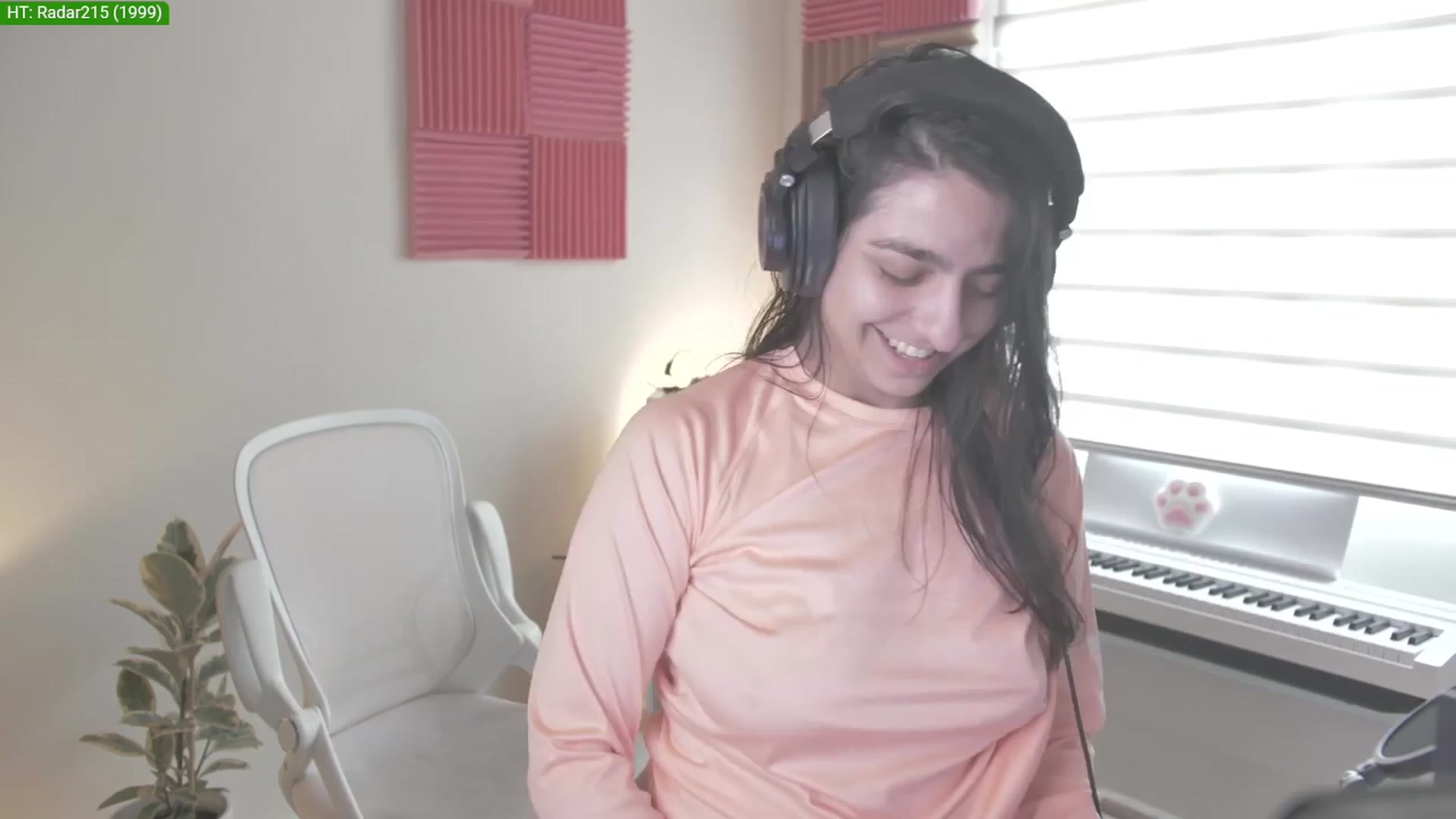 Gallery image thumbnail from anarossanna's myfreecams stream on, 04/09/2024, 18:36 image 14 of 20