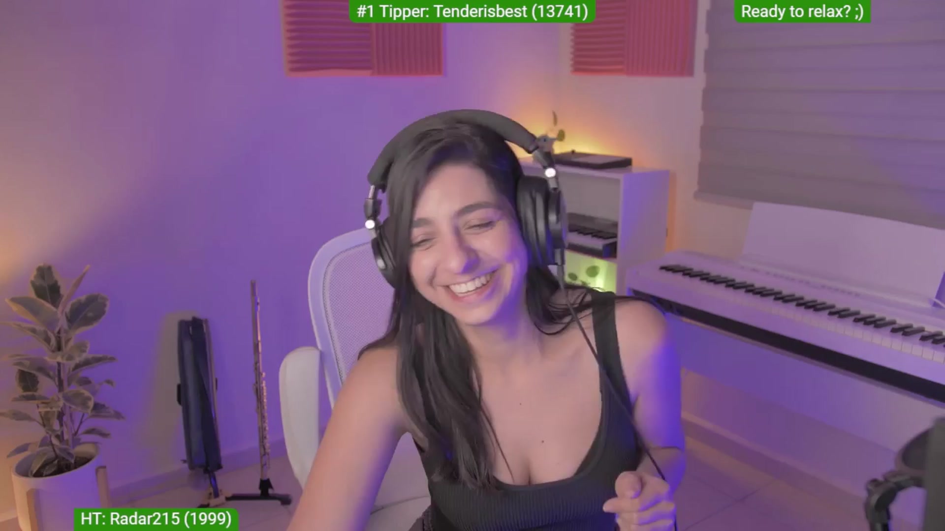 Gallery image thumbnail from anarossanna's myfreecams stream on, 04/15/2024, 03:17 image 8 of 20