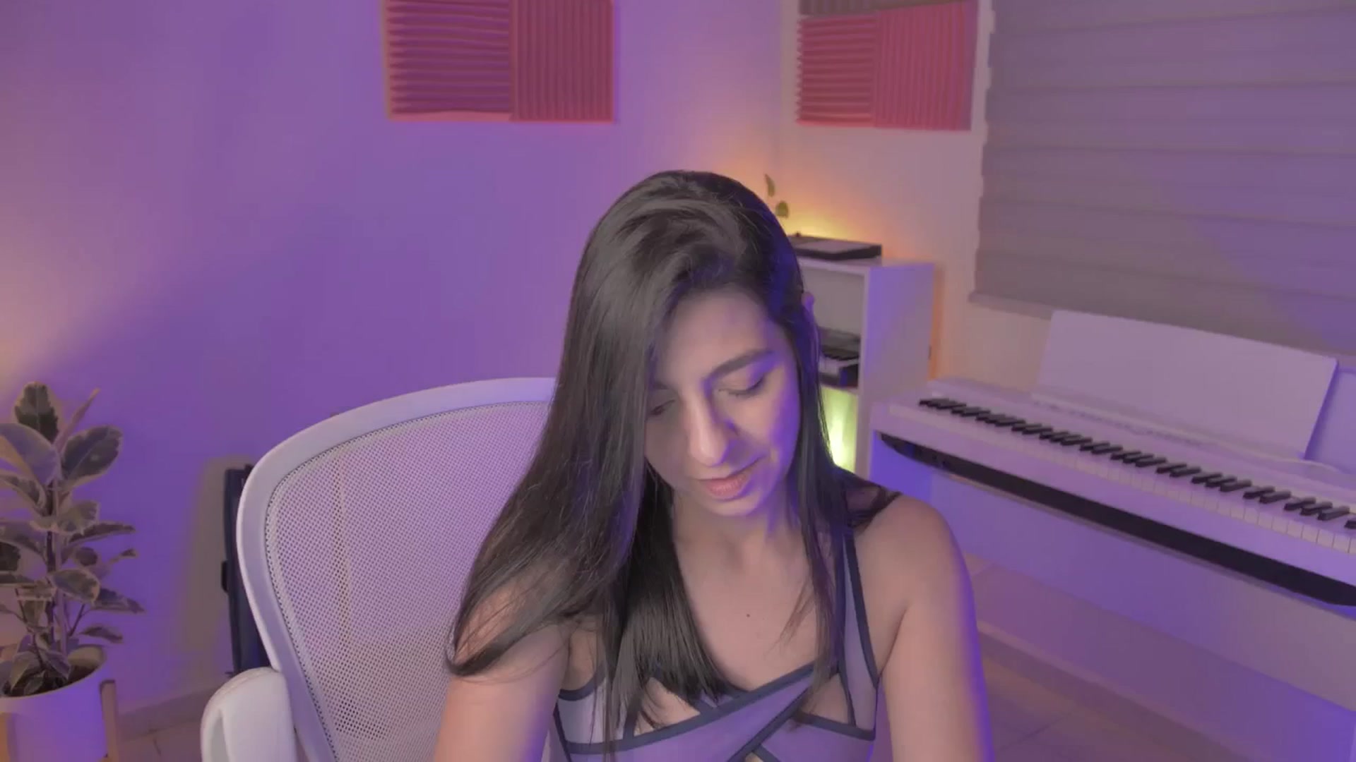Gallery image thumbnail from anarossanna's myfreecams stream on, 04/19/2024, 03:37 image 11 of 20