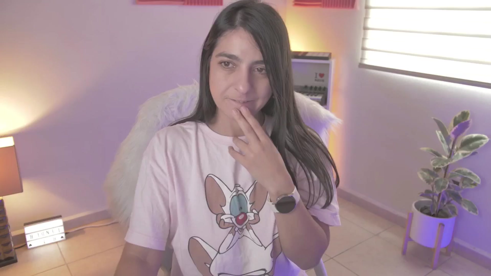 Gallery image thumbnail from anarossanna's myfreecams stream on, 04/26/2024, 17:05 image 20 of 20