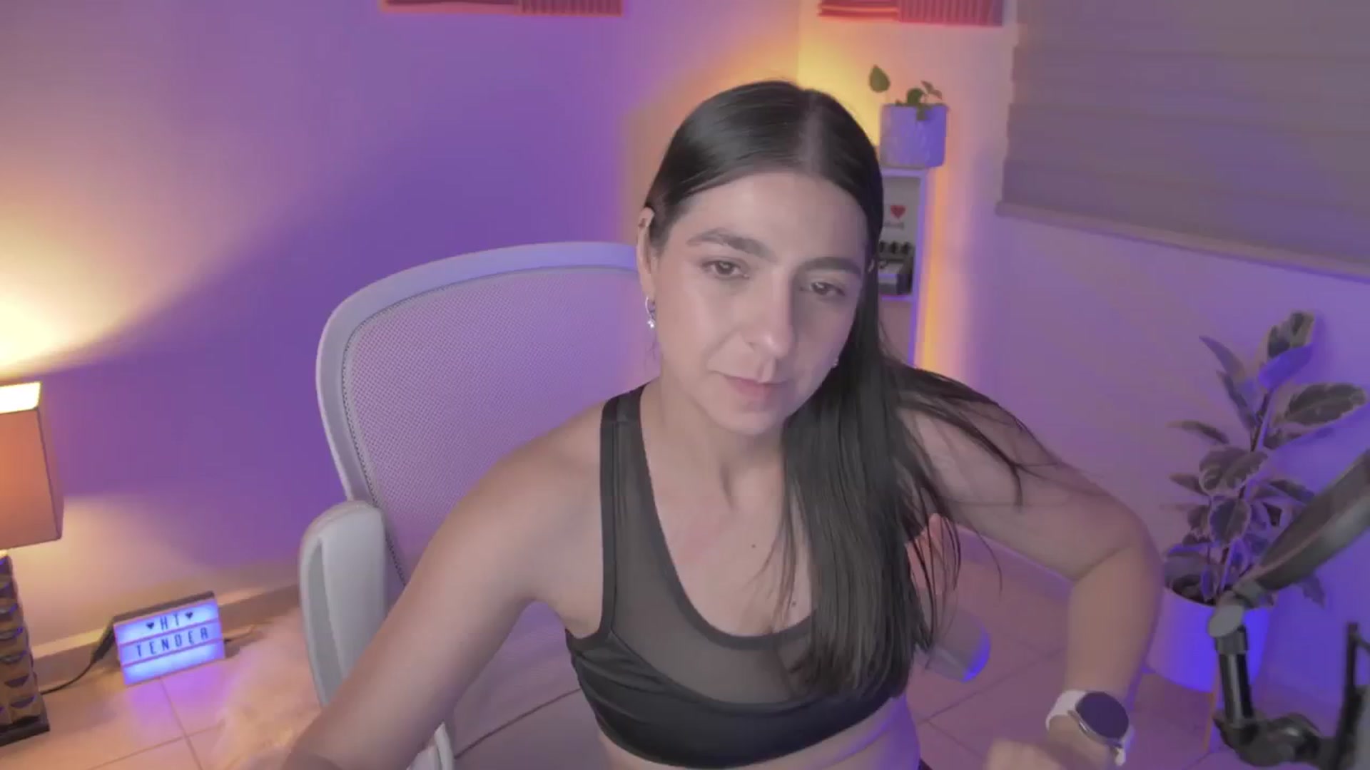 Gallery image thumbnail from anarossanna's myfreecams stream on, 05/03/2024, 03:55 image 17 of 20