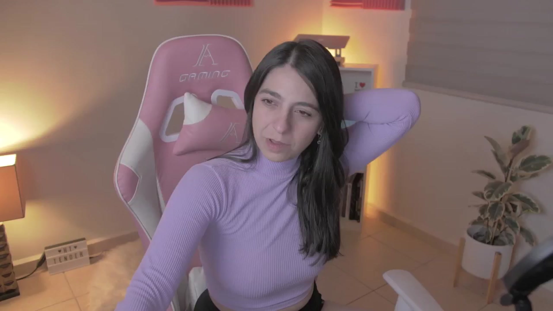 Gallery image thumbnail from anarossanna's myfreecams stream on, 05/08/2024, 02:49 image 14 of 20