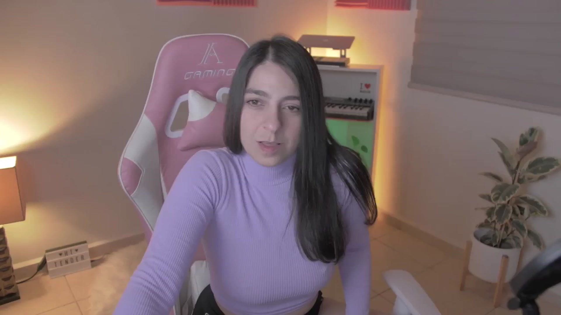 Gallery image thumbnail from anarossanna's myfreecams stream on, 05/08/2024, 02:49 image 13 of 20