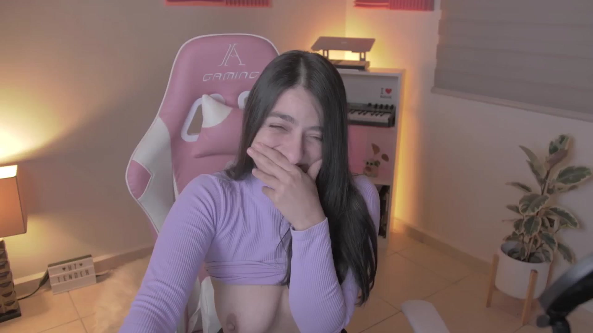 Gallery image thumbnail from anarossanna's myfreecams stream on, 05/08/2024, 02:49 image 20 of 20