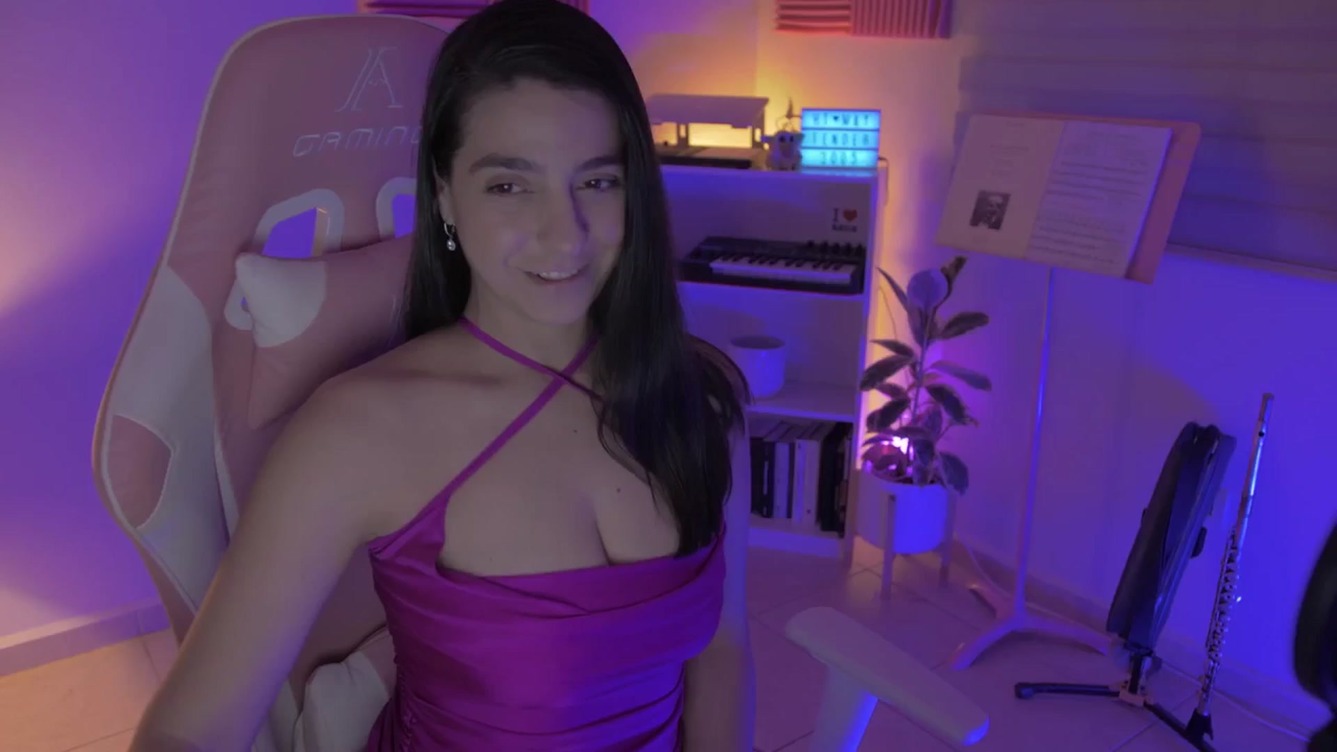 Gallery image thumbnail from anarossanna's myfreecams stream on, 05/11/2024, 07:29 image 12 of 20