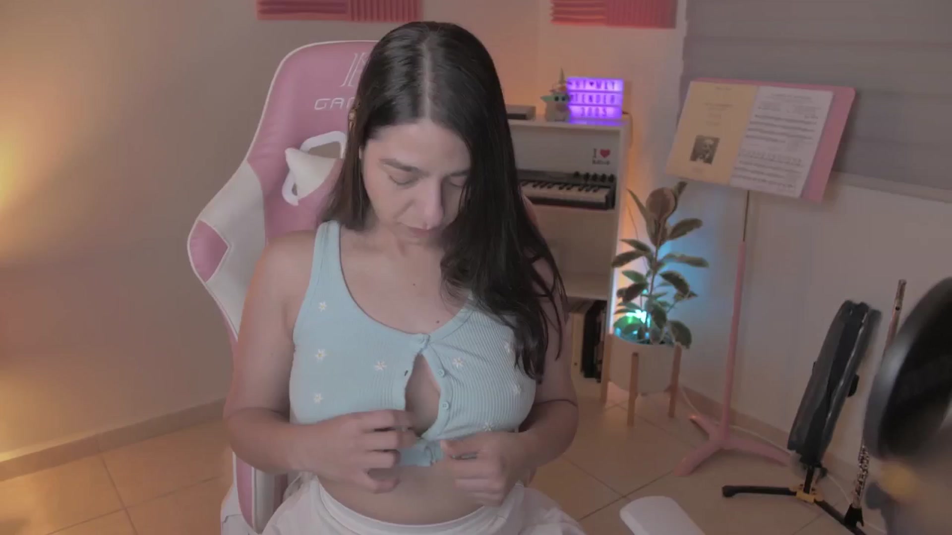 Gallery image thumbnail from anarossanna's myfreecams stream on, 05/15/2024, 05:30 image 9 of 20