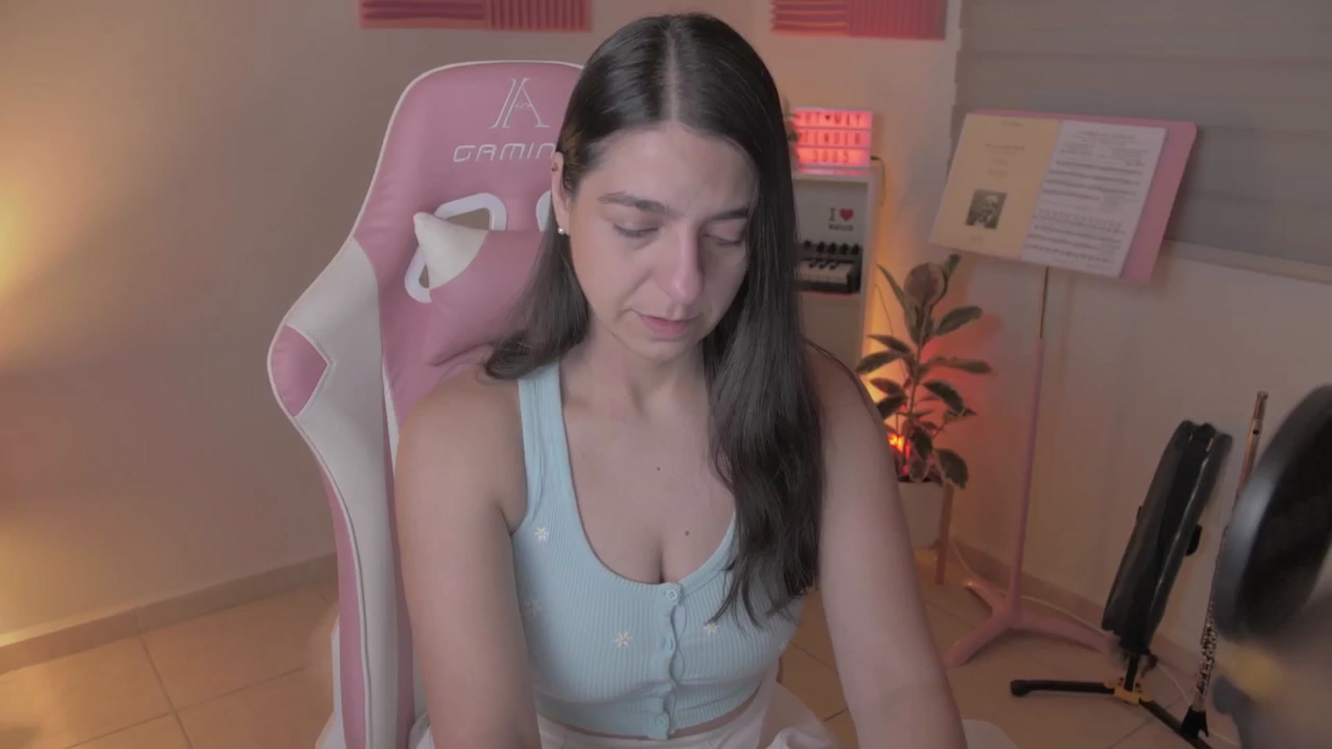 Gallery image thumbnail from anarossanna's myfreecams stream on, 05/15/2024, 05:30 image 4 of 20