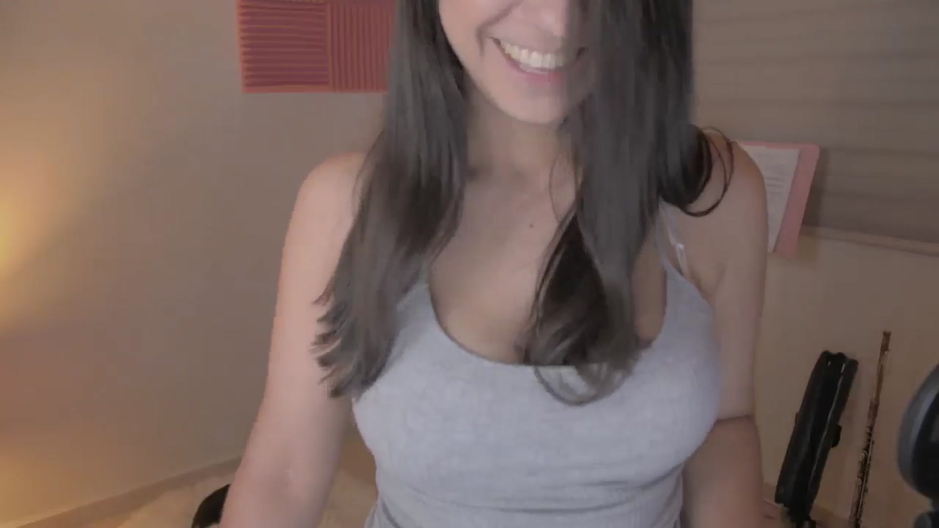 Gallery image thumbnail from anarossanna's myfreecams stream on, 05/16/2024, 03:47 image 14 of 20