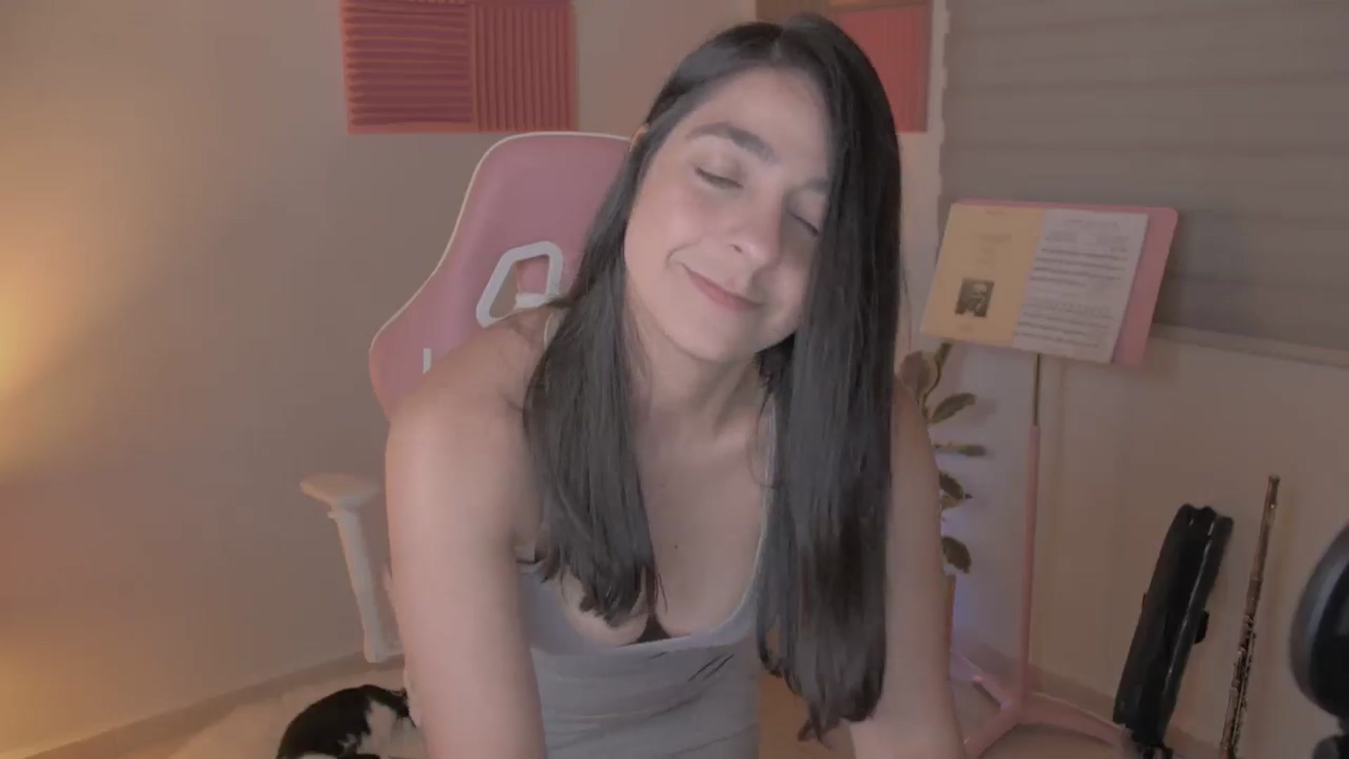 Gallery image thumbnail from anarossanna's myfreecams stream on, 05/16/2024, 03:47 image 11 of 20