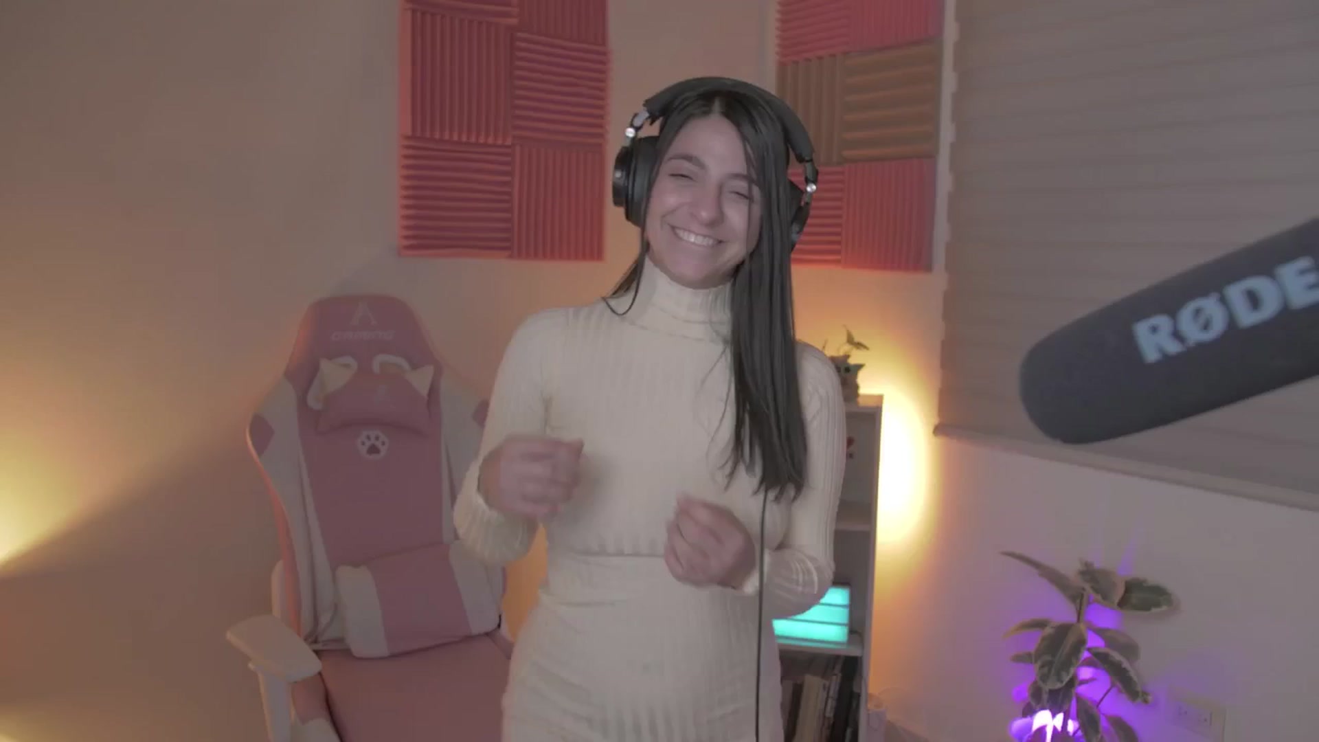 Gallery image thumbnail from anarossanna's myfreecams stream on, 06/02/2024, 06:18 image 20 of 20