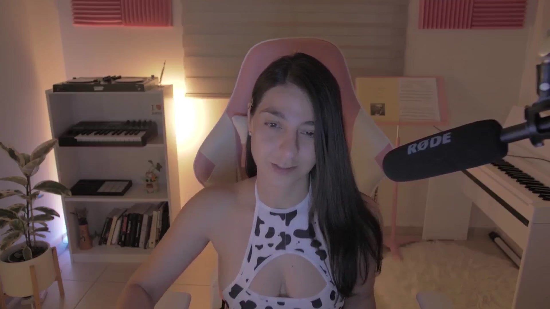 Gallery image thumbnail from anarossanna's myfreecams stream on, 06/11/2024, 04:14 image 2 of 20