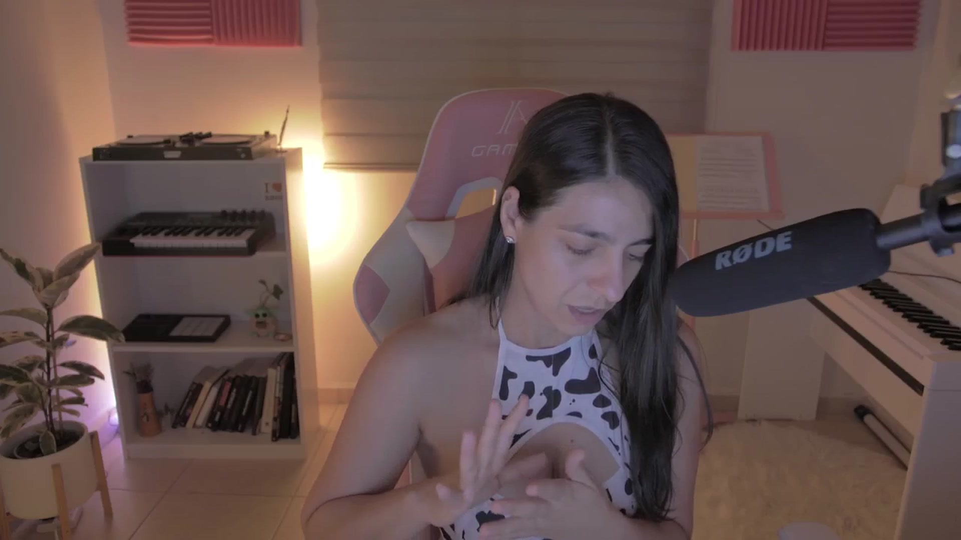 Gallery image thumbnail from anarossanna's myfreecams stream on, 06/11/2024, 04:14 image 17 of 20