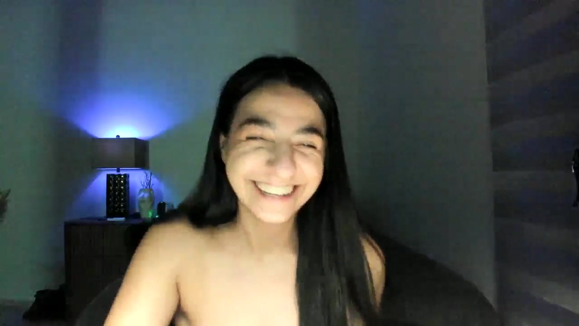 Gallery image thumbnail from anarossanna's myfreecams stream on, 07/03/2024, 04:12 image 3 of 20