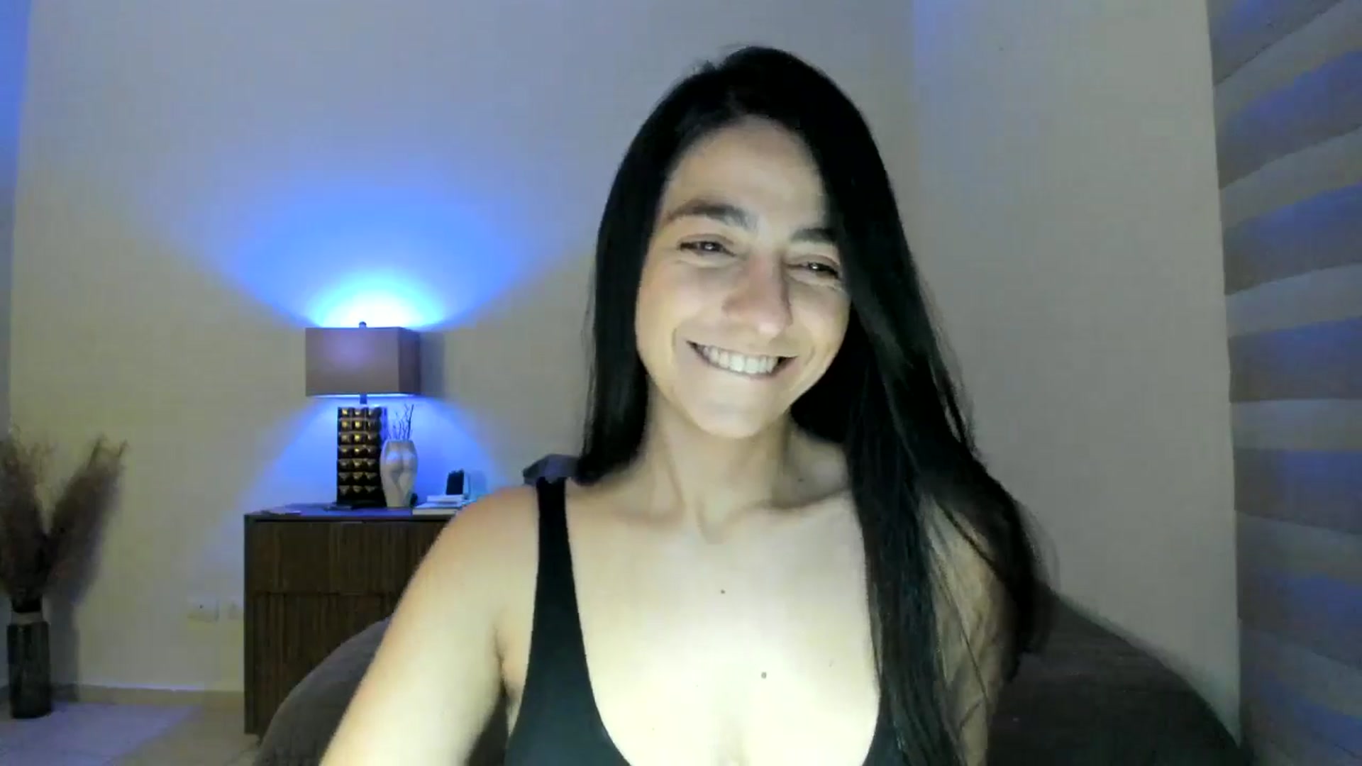 Gallery image thumbnail from anarossanna's myfreecams stream on, 07/05/2024, 03:26 image 2 of 20