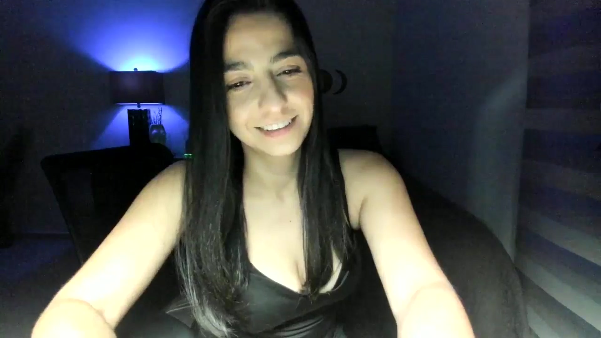 Gallery image thumbnail from anarossanna's myfreecams stream on, 07/09/2024, 04:26 image 8 of 20