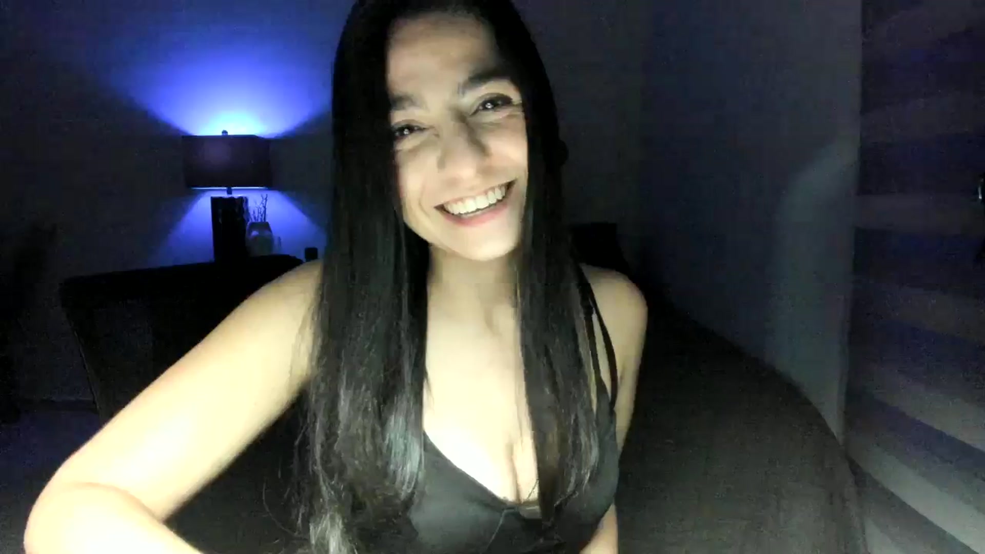 Gallery image thumbnail from anarossanna's myfreecams stream on, 07/09/2024, 04:26 image 10 of 20