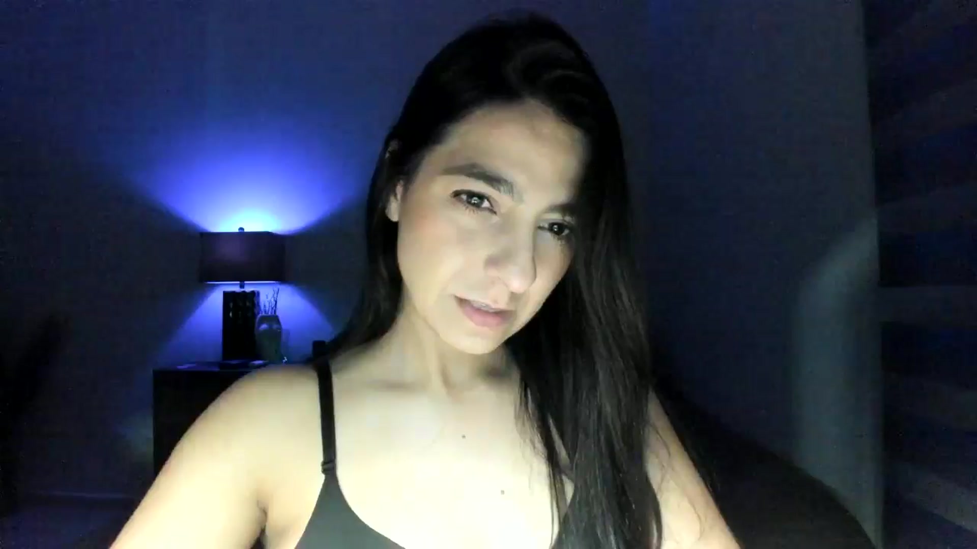 Gallery image thumbnail from anarossanna's myfreecams stream on, 07/09/2024, 04:42 image 16 of 20