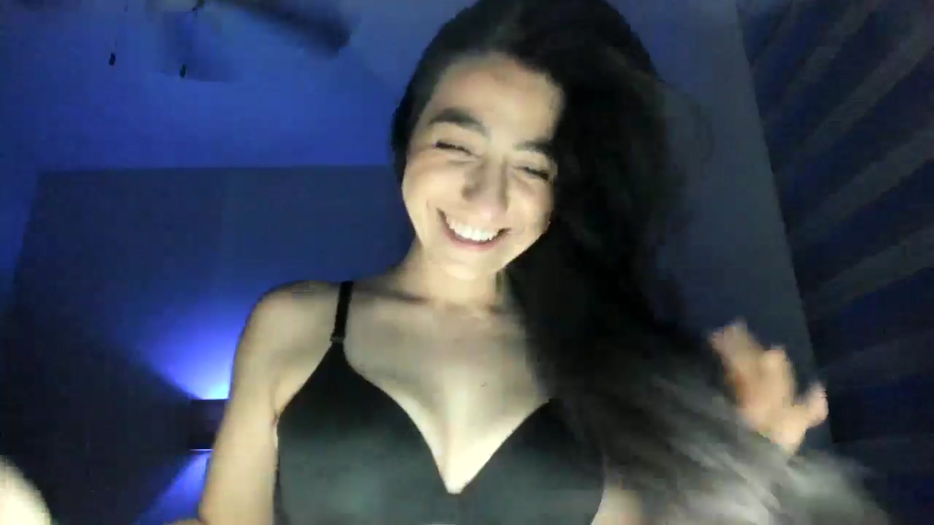 Gallery image thumbnail from anarossanna's myfreecams stream on, 07/09/2024, 04:42 image 4 of 20