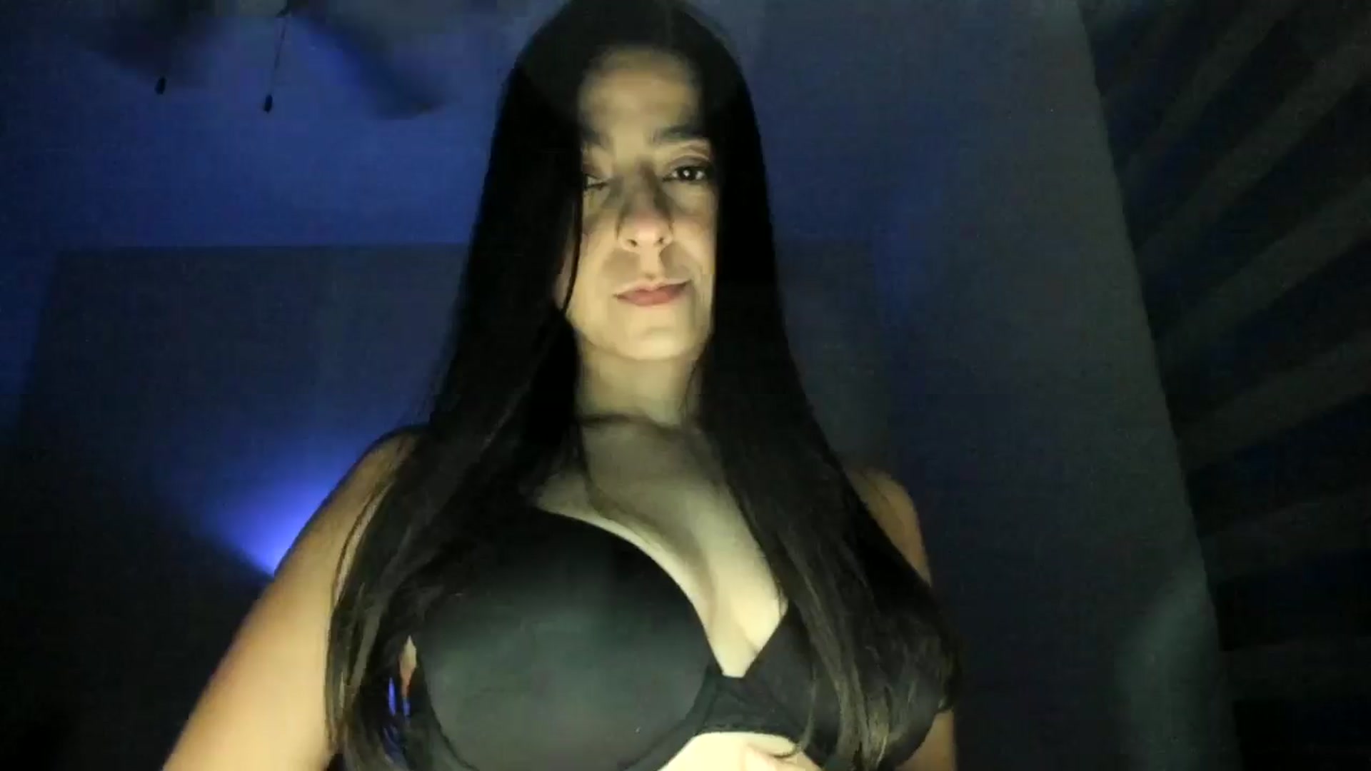 Gallery image thumbnail from anarossanna's myfreecams stream on, 07/09/2024, 04:42 image 2 of 20