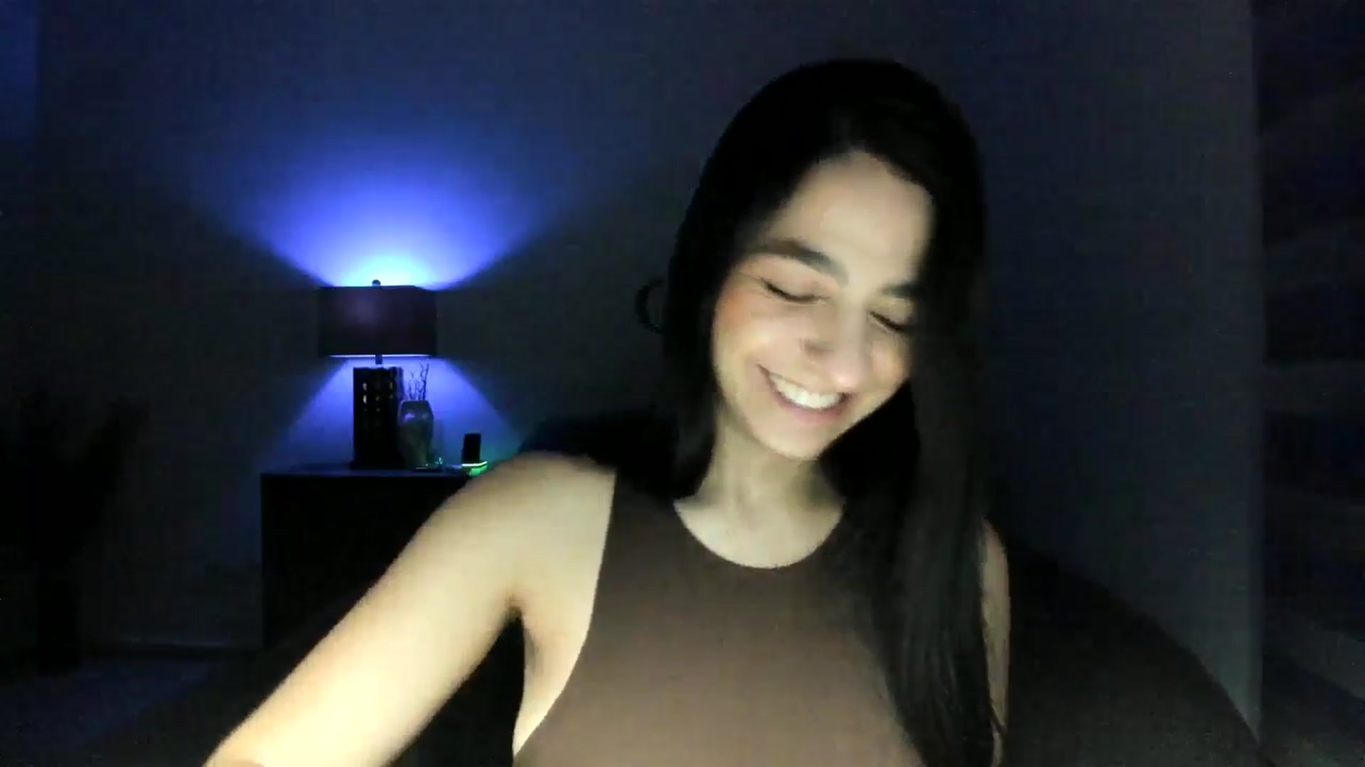 Gallery image thumbnail from anarossanna's myfreecams stream on, 07/10/2024, 04:16 image 12 of 20
