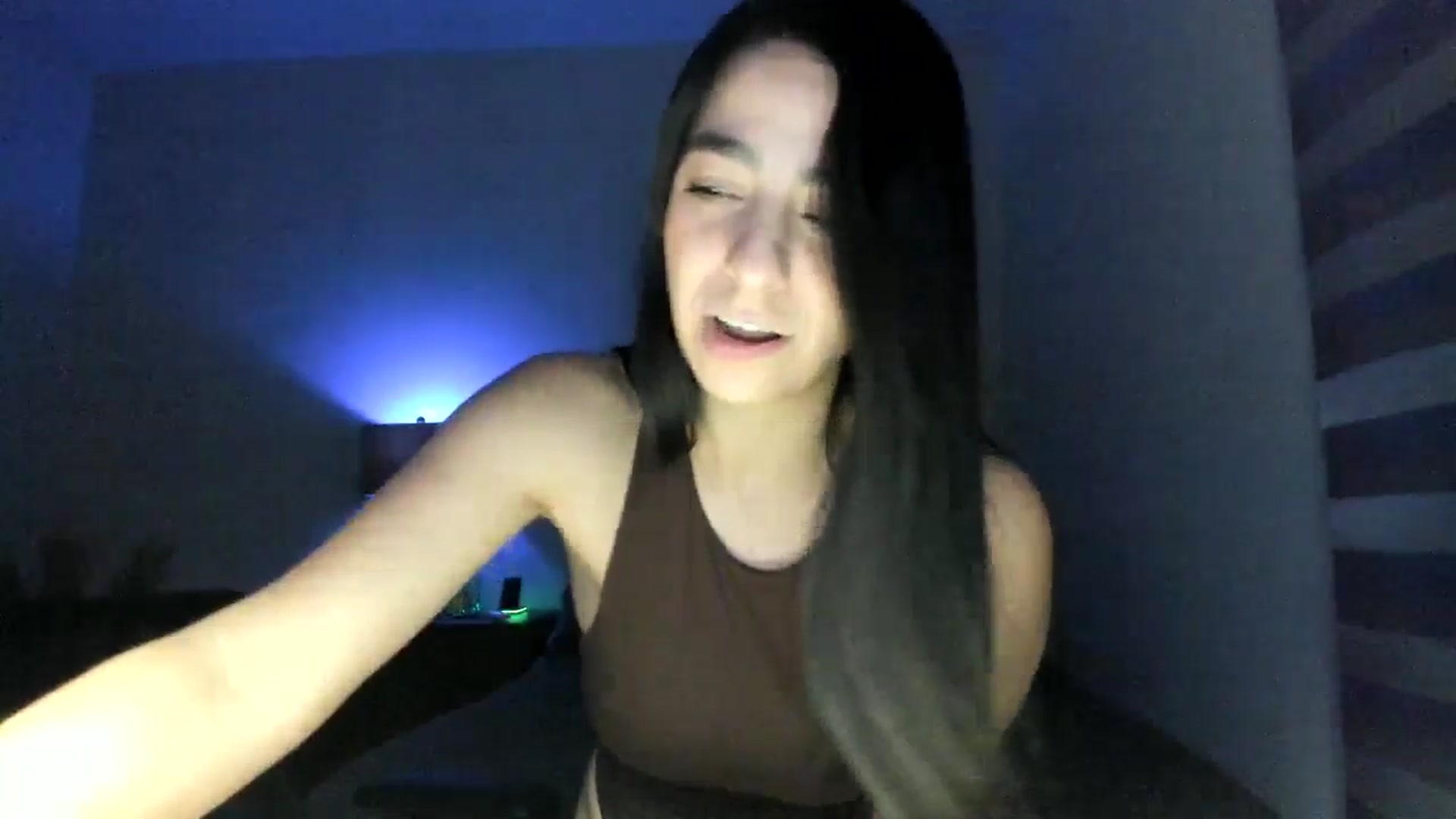 Gallery image thumbnail from anarossanna's myfreecams stream on, 07/10/2024, 04:34 image 4 of 20