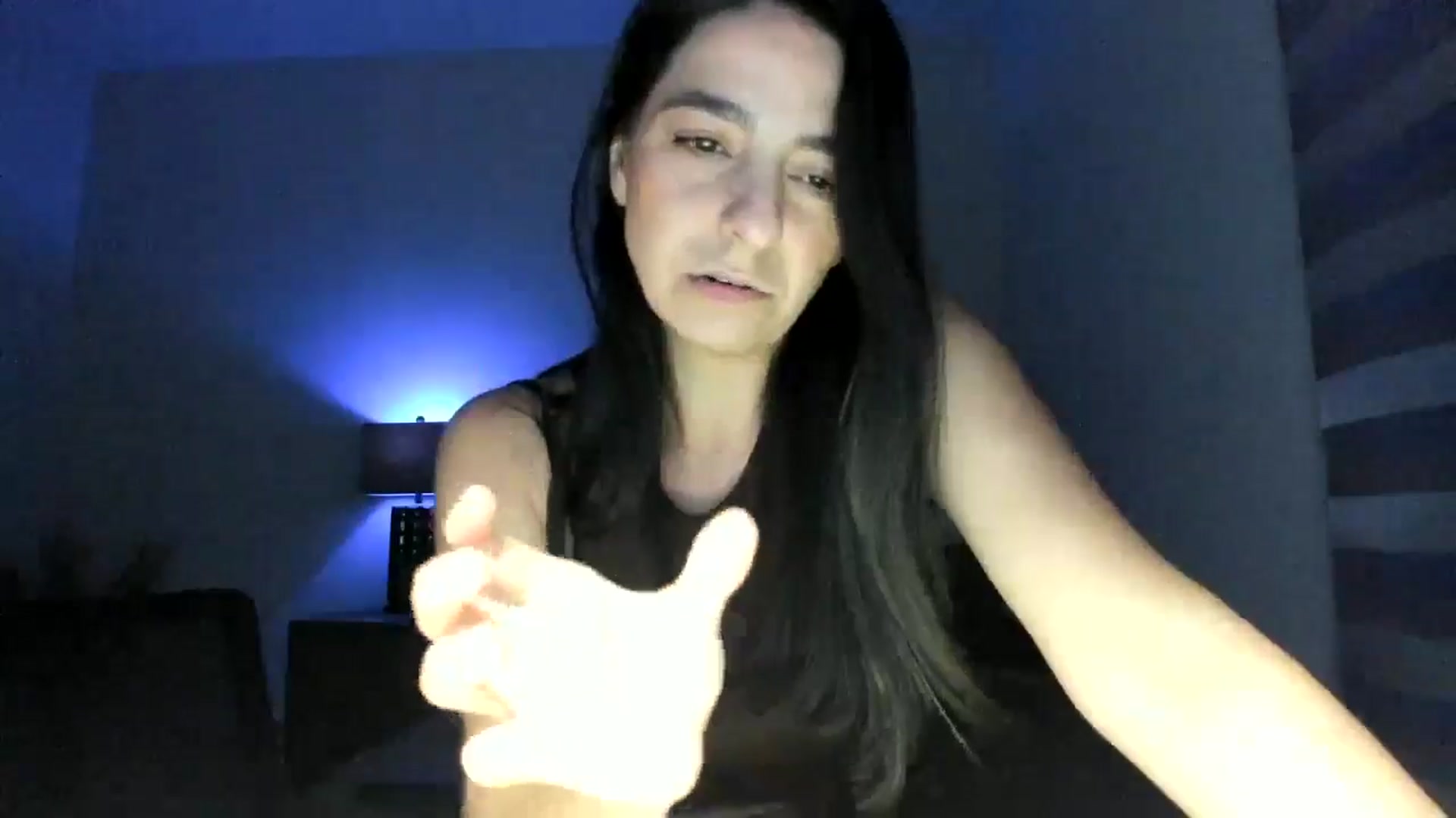 Gallery image thumbnail from anarossanna's myfreecams stream on, 07/10/2024, 04:34 image 13 of 20