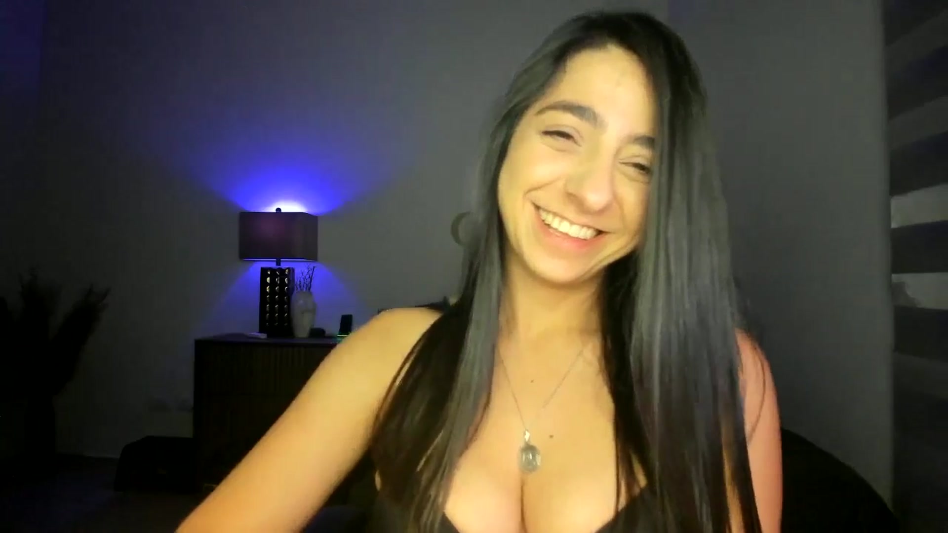 Gallery image thumbnail from anarossanna's myfreecams stream on, 07/24/2024, 04:16 image 2 of 20