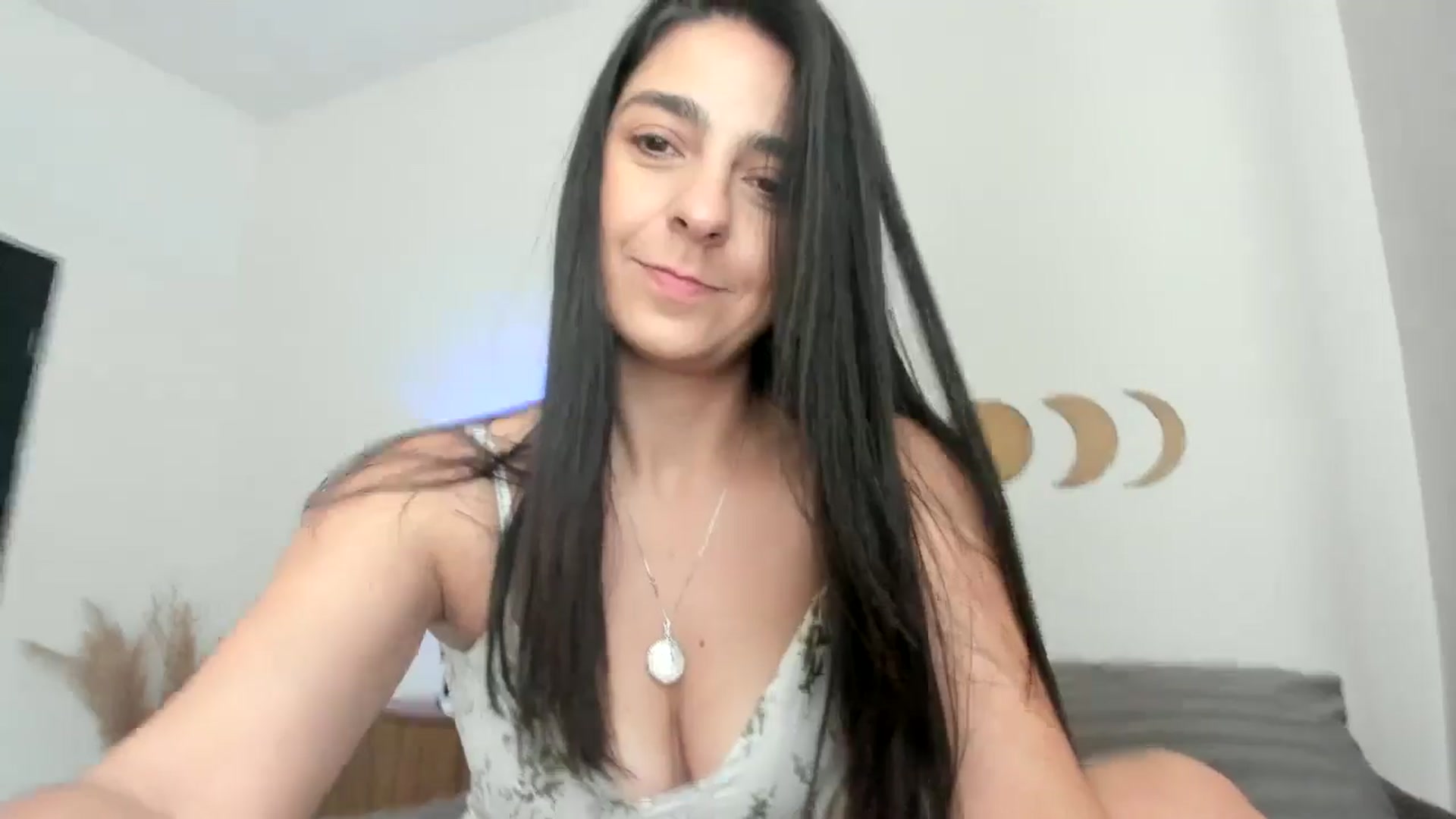 Gallery image thumbnail from anarossanna's myfreecams stream on, 07/24/2024, 19:14 image 20 of 20