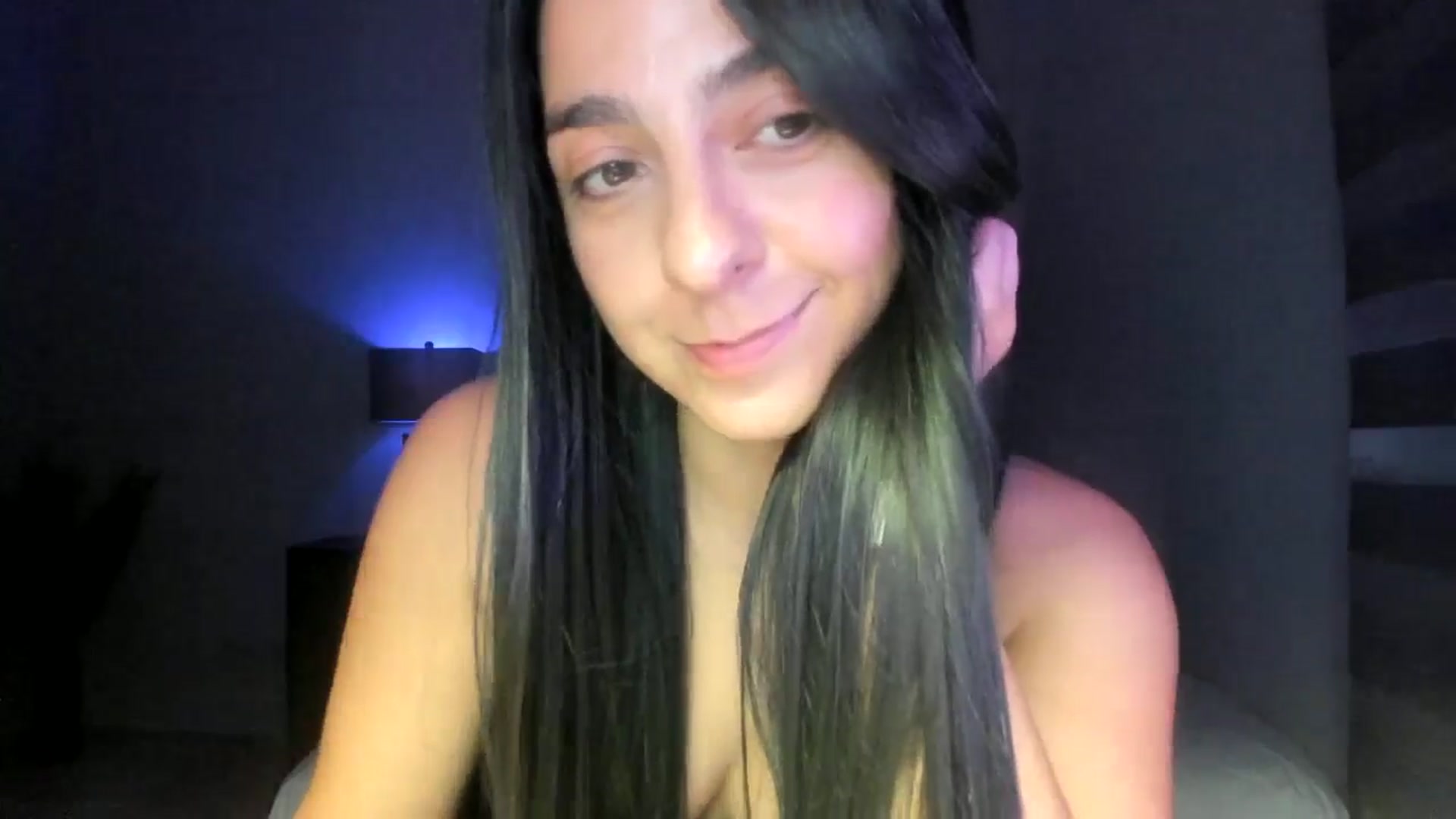 Gallery image thumbnail from anarossanna's myfreecams stream on, 08/16/2024, 02:59 image 17 of 20