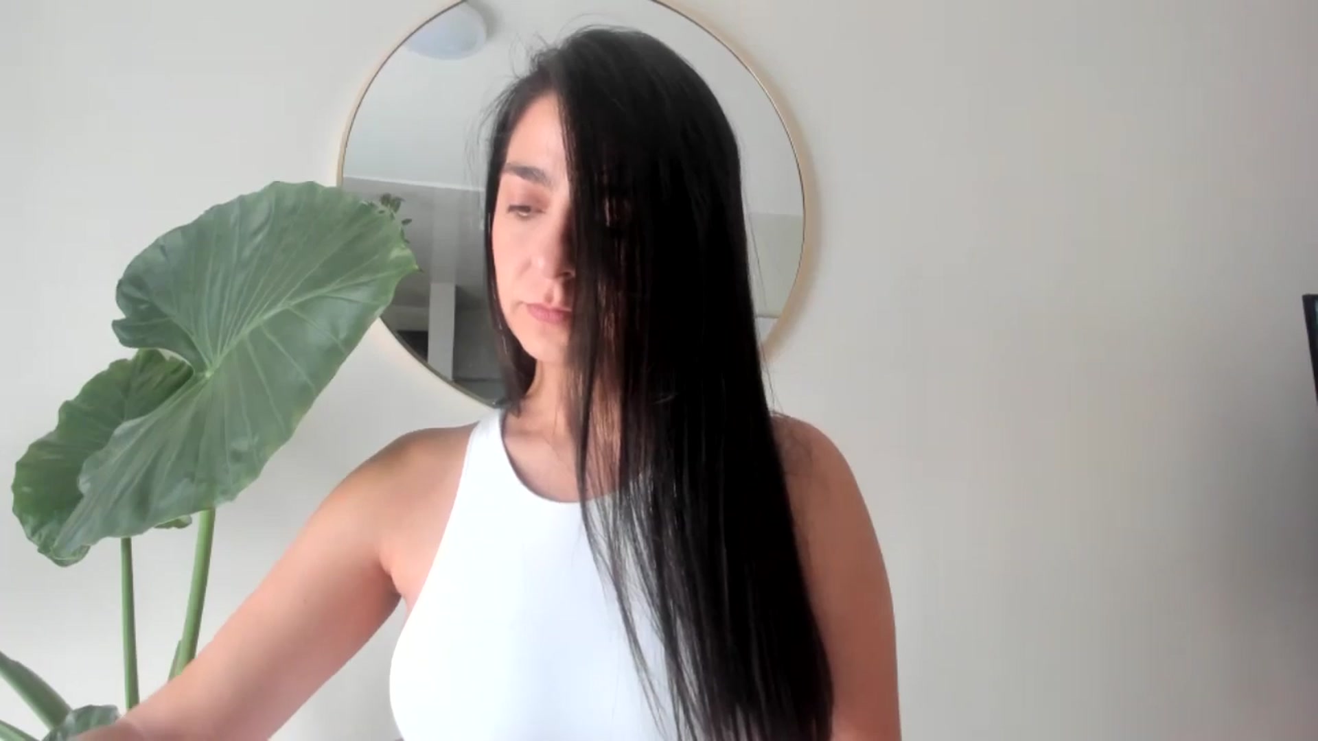 Gallery image thumbnail from anarossanna's myfreecams stream on, 08/16/2024, 17:45 image 10 of 20