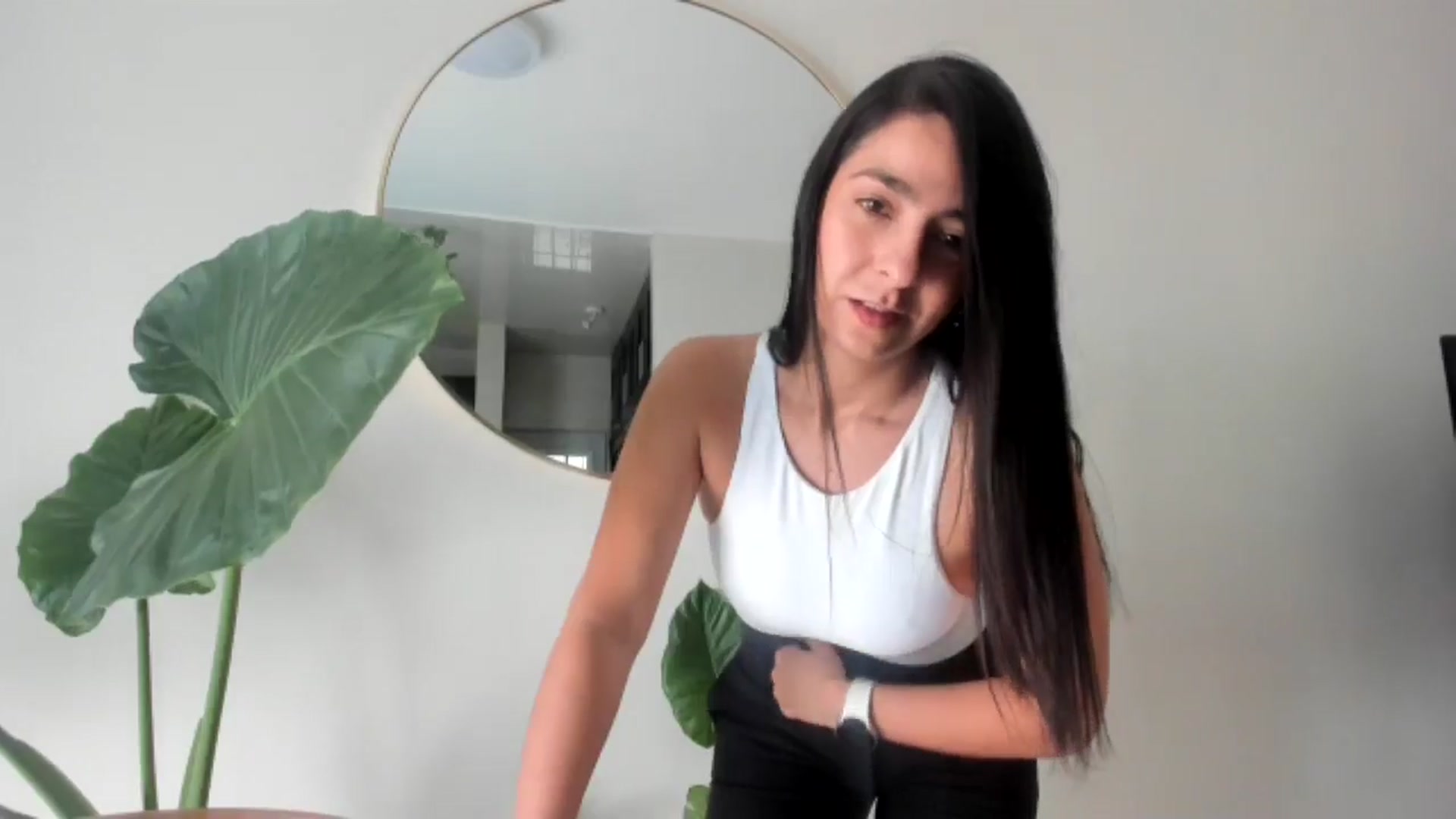 Gallery image thumbnail from anarossanna's myfreecams stream on, 08/16/2024, 17:45 image 13 of 20