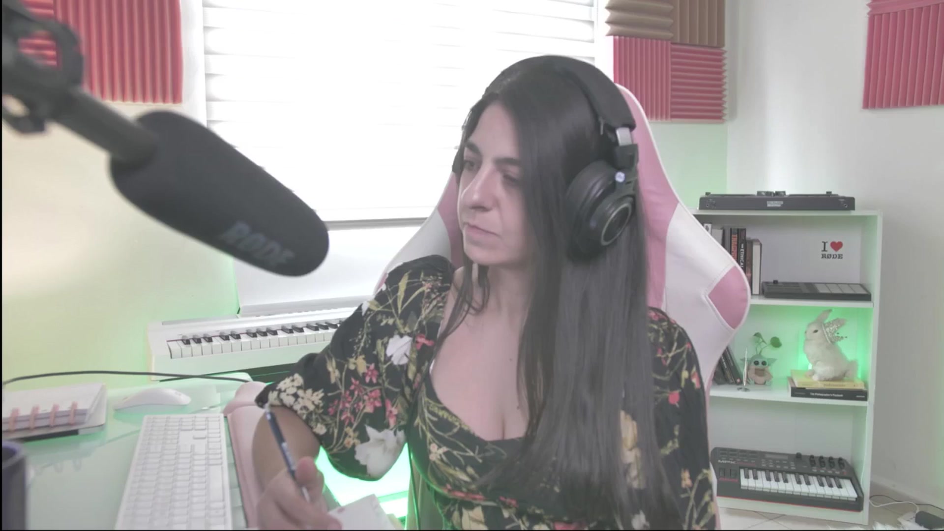 Gallery image thumbnail from anarossanna's myfreecams stream on, 08/31/2024, 21:39 image 6 of 20