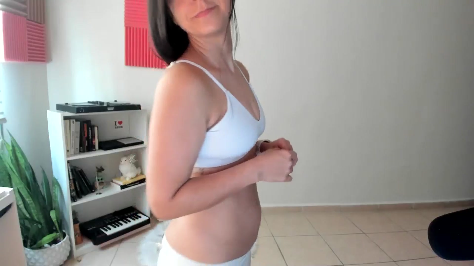 Gallery image thumbnail from anarossanna's myfreecams stream on, 09/03/2024, 17:41 image 6 of 20