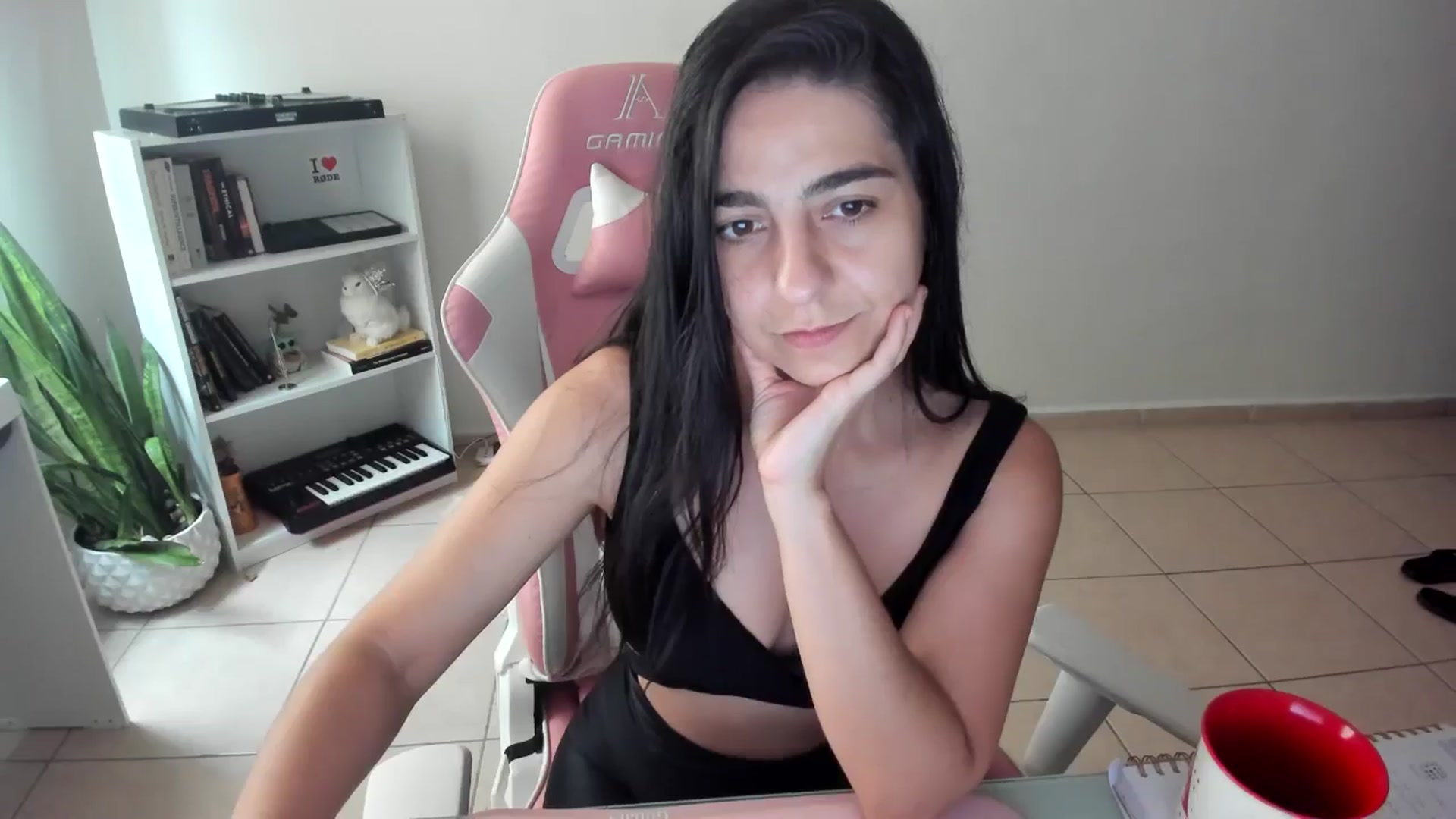 Gallery image thumbnail from anarossanna's myfreecams stream on, 09/05/2024, 17:04 image 6 of 20