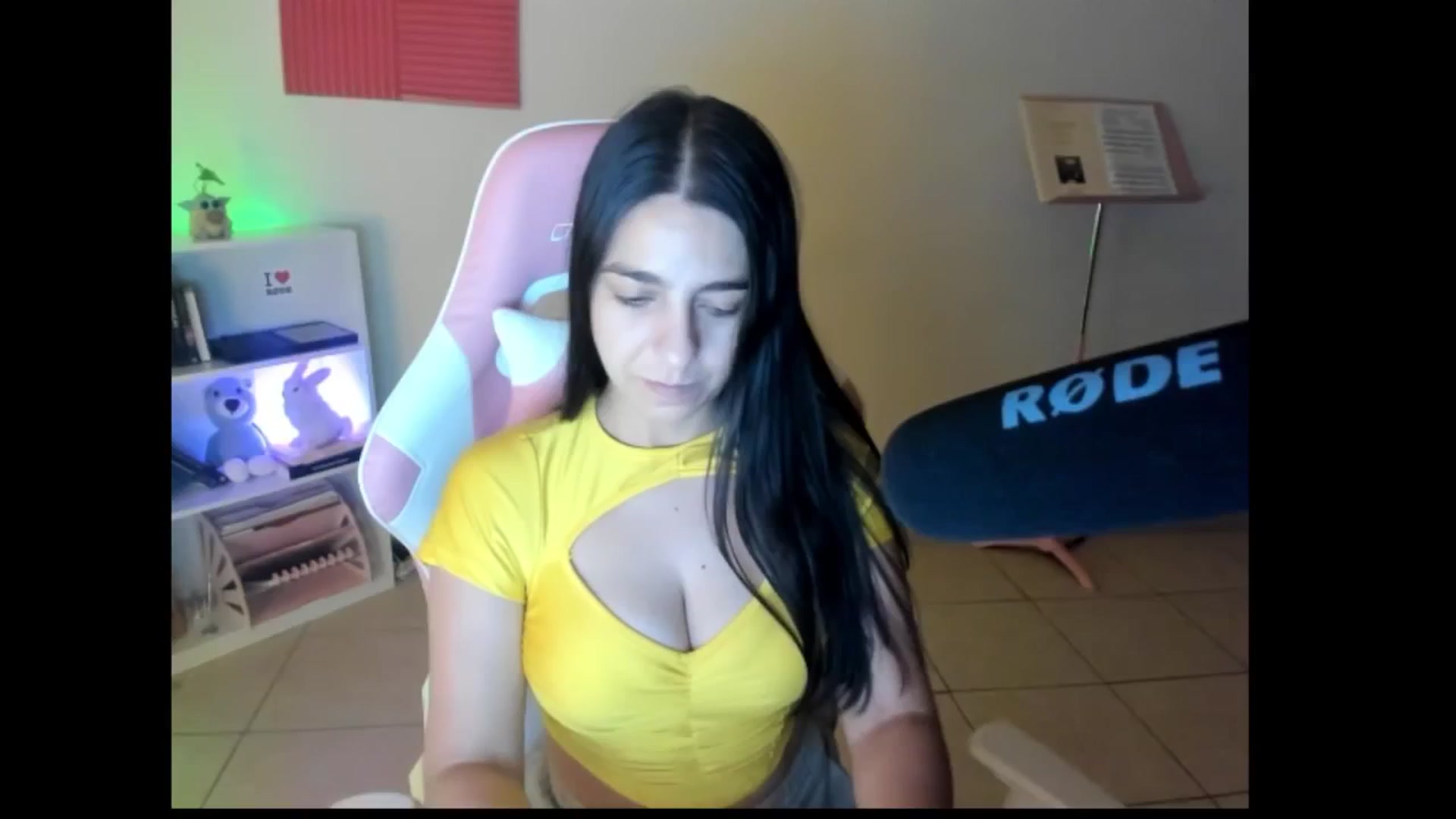 Gallery image thumbnail from anarossanna's myfreecams stream on, 09/09/2024, 04:49 image 20 of 20