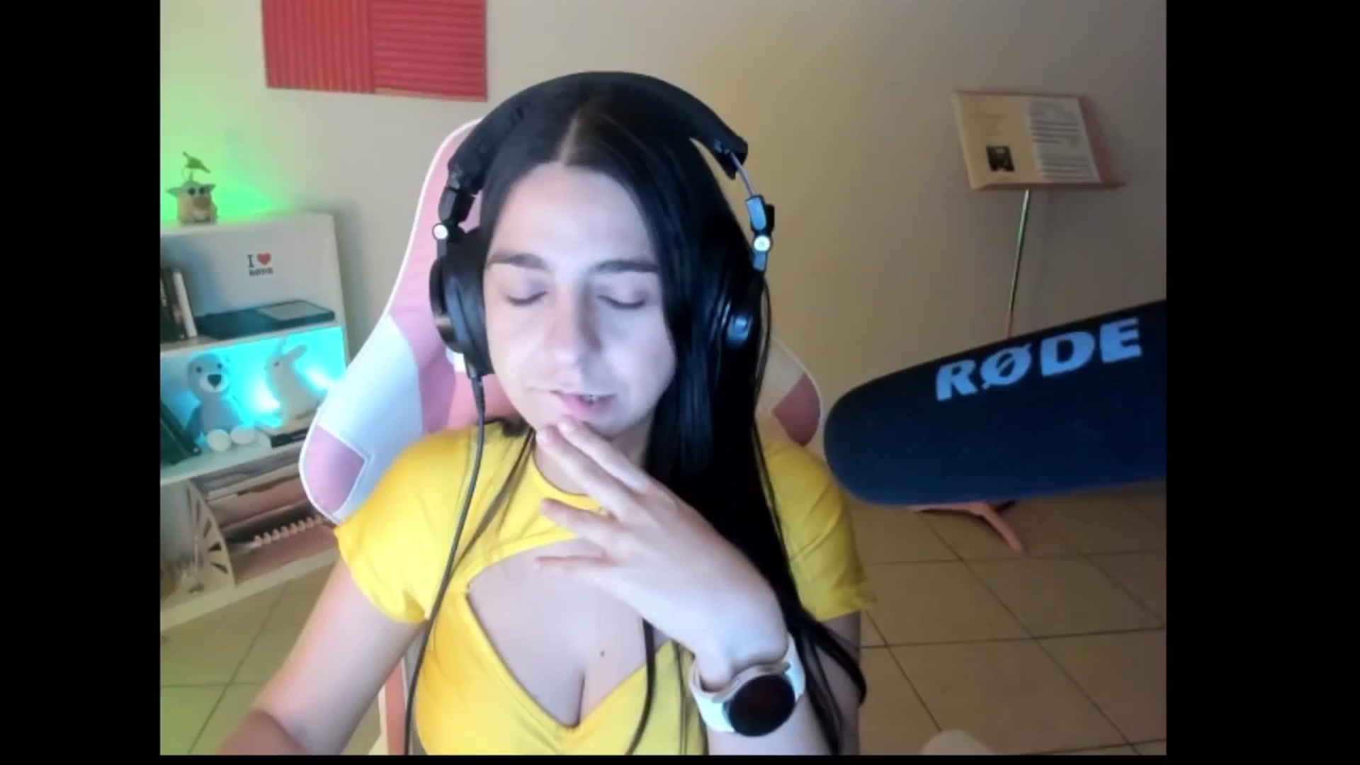 Gallery image thumbnail from anarossanna's myfreecams stream on, 09/09/2024, 04:49 image 13 of 20