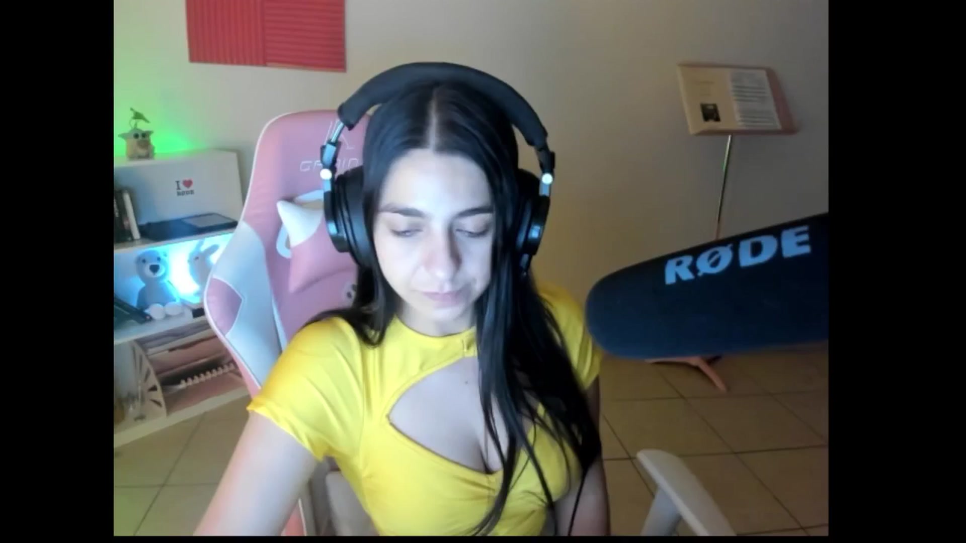 Gallery image thumbnail from anarossanna's myfreecams stream on, 09/09/2024, 05:14 image 6 of 20