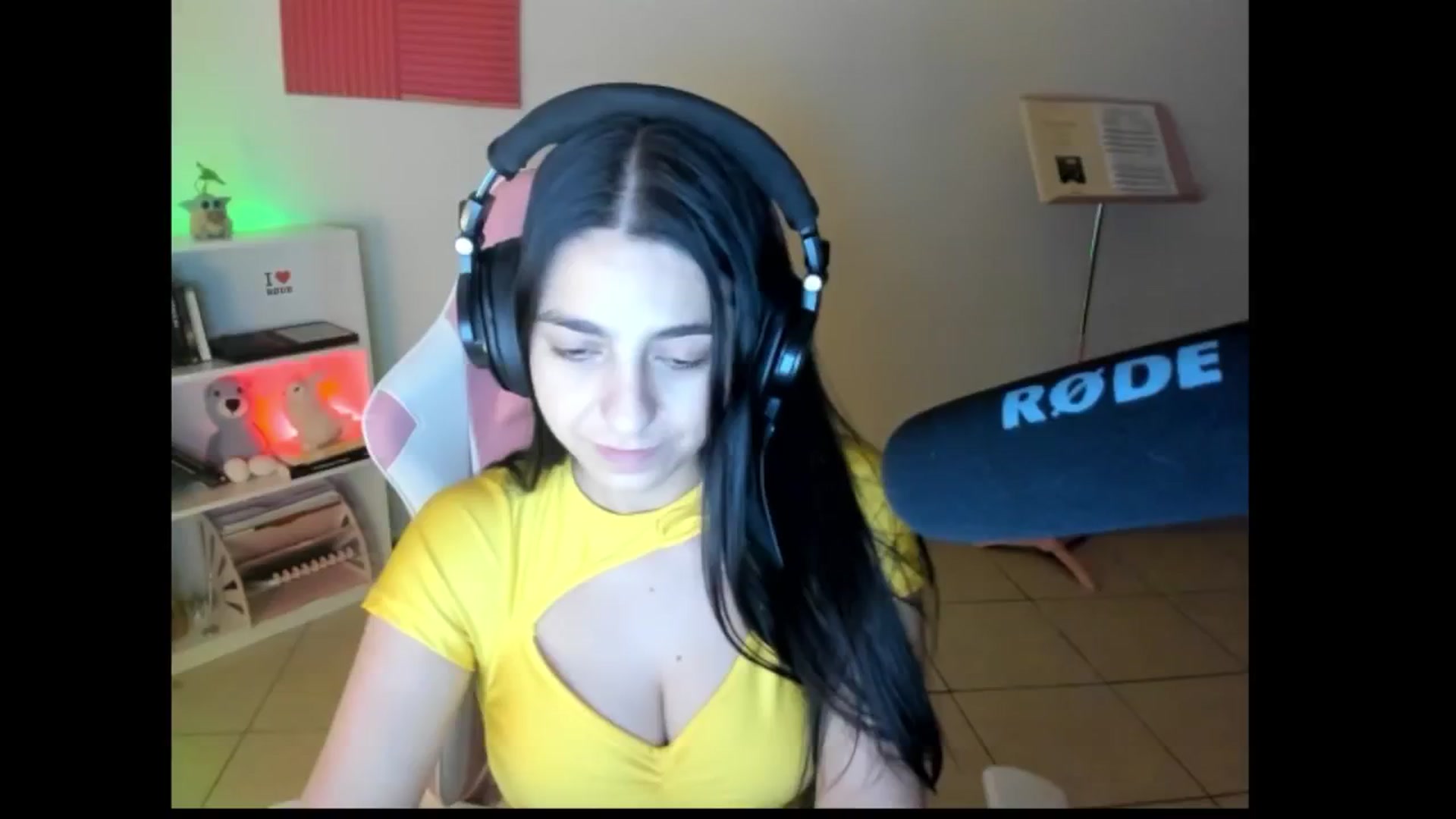 Gallery image thumbnail from anarossanna's myfreecams stream on, 09/09/2024, 05:14 image 3 of 20