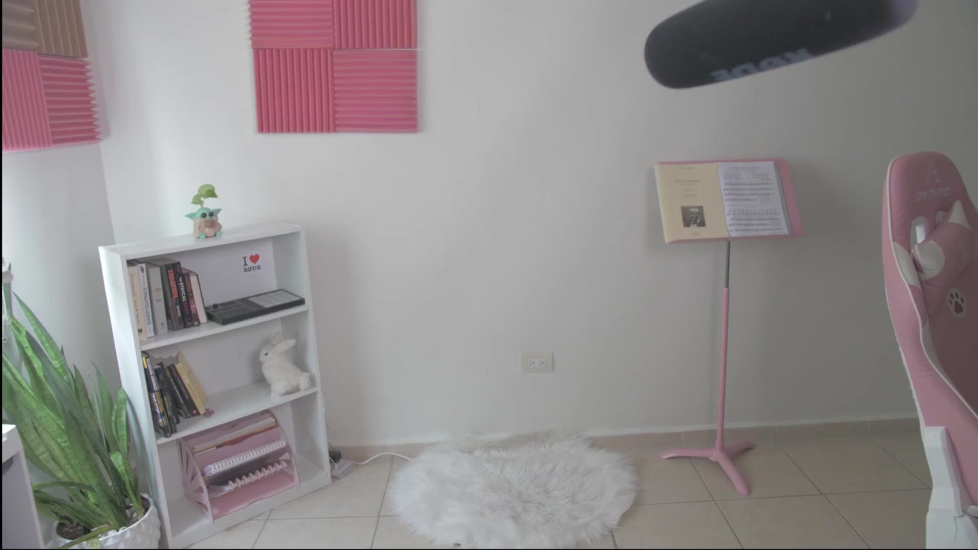 Gallery image thumbnail from anarossanna's myfreecams stream on, 09/15/2024, 21:54 image 6 of 20