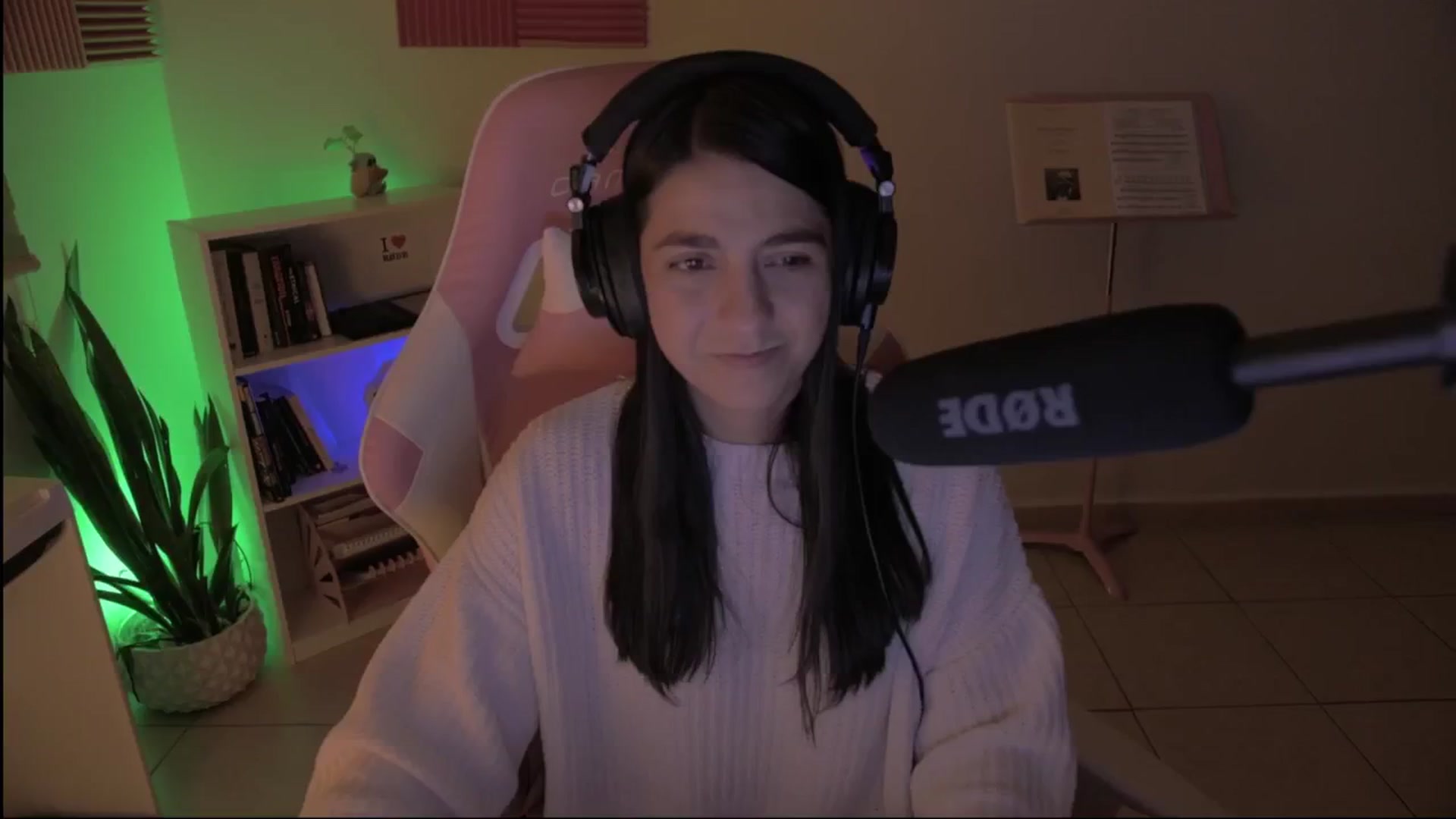 Gallery image thumbnail from anarossanna's myfreecams stream on, 09/23/2024, 05:56 image 20 of 20