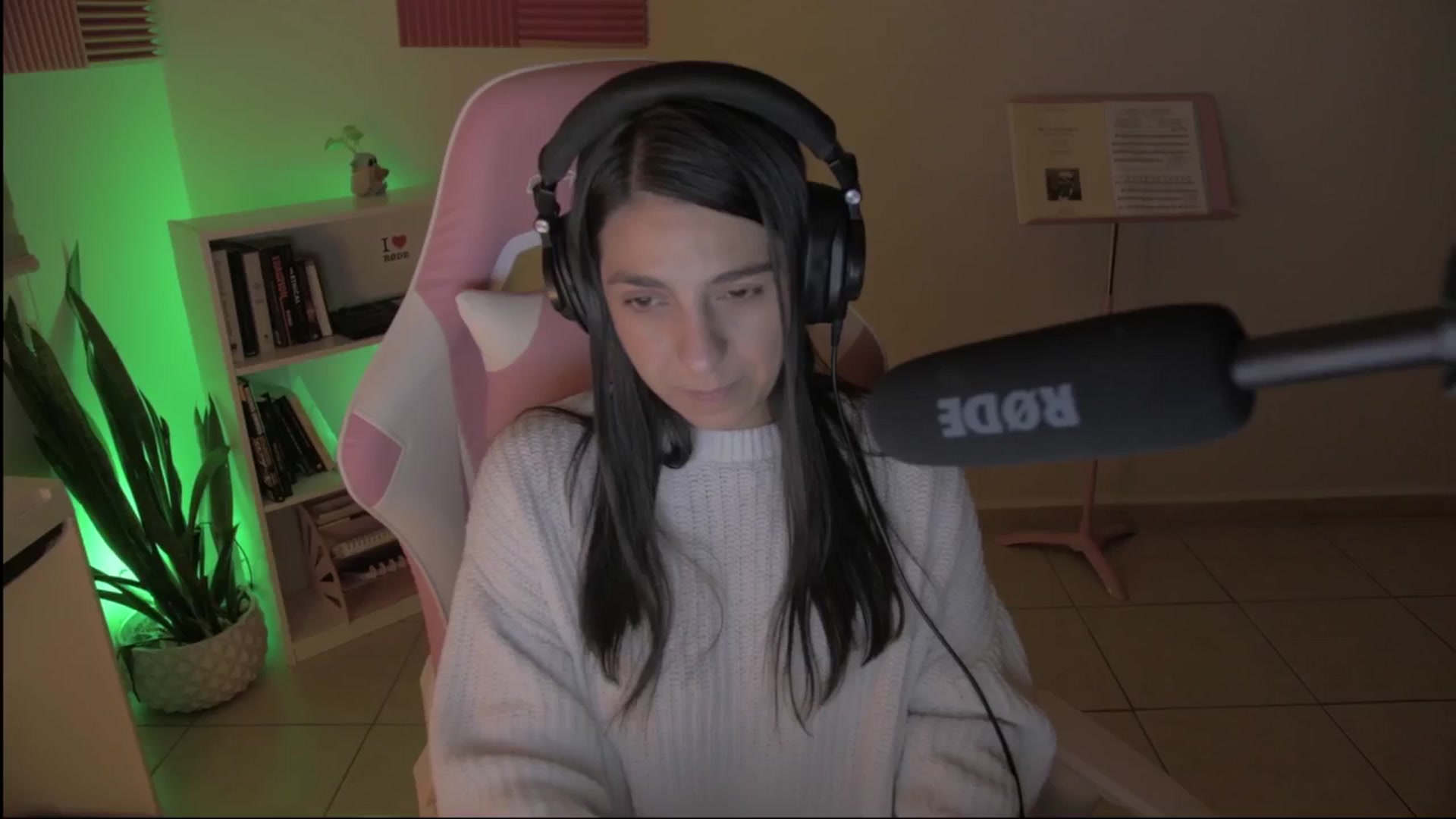Gallery image thumbnail from anarossanna's myfreecams stream on, 09/23/2024, 05:56 image 2 of 20