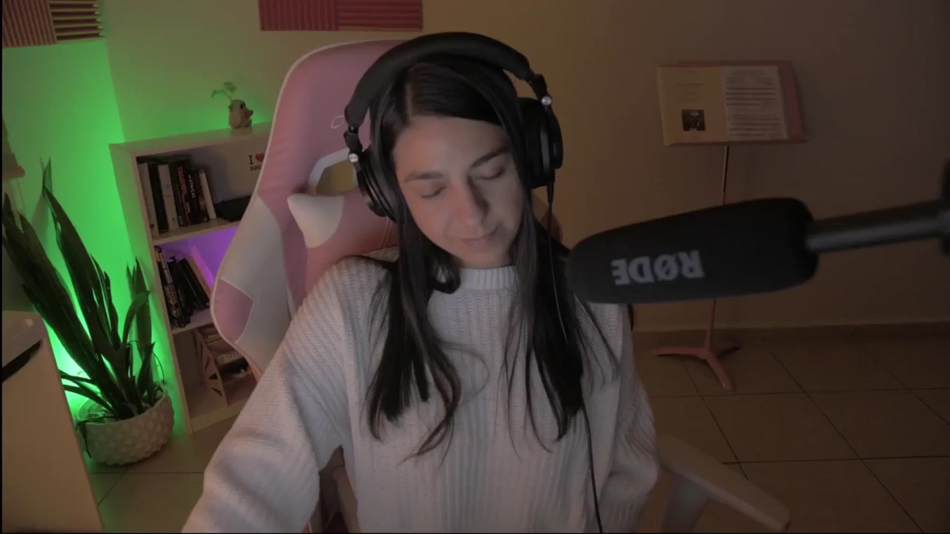 Gallery image thumbnail from anarossanna's myfreecams stream on, 09/23/2024, 05:56 image 1 of 20