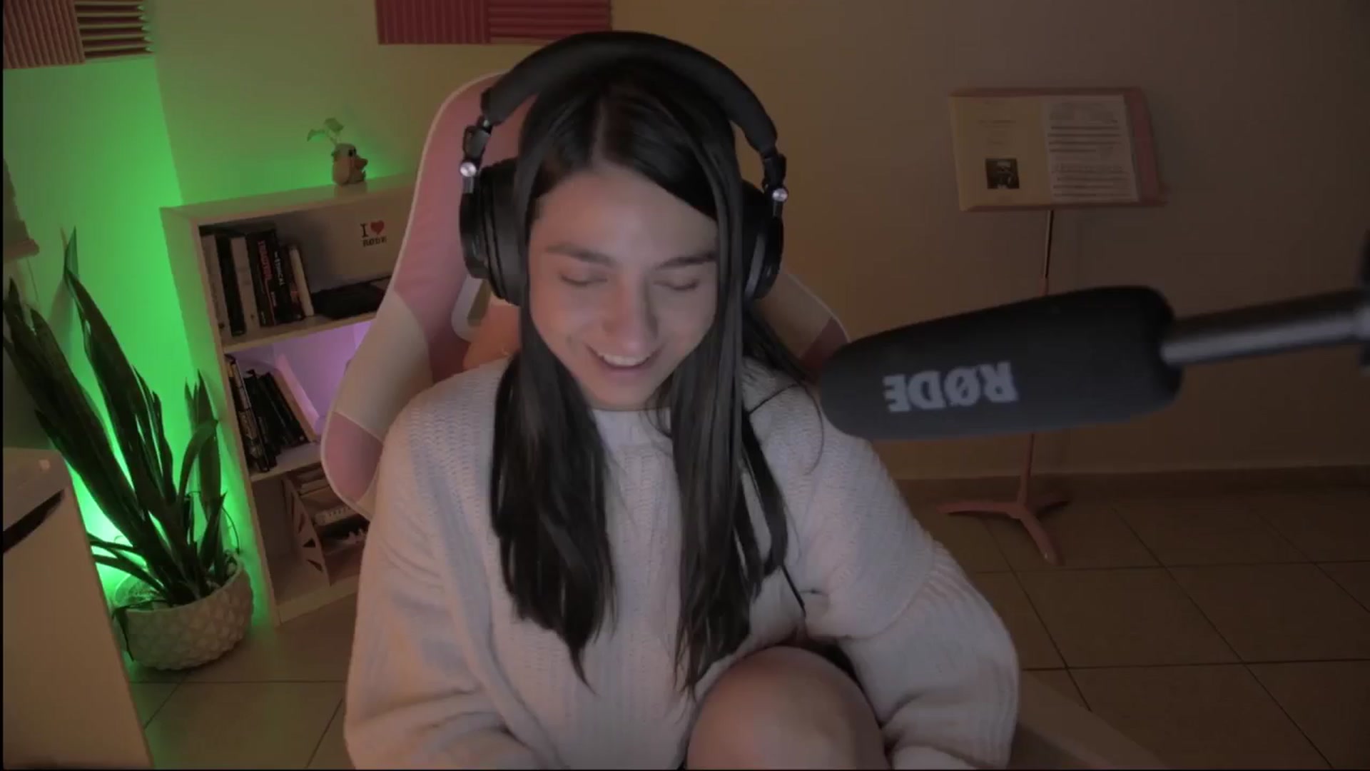 Gallery image thumbnail from anarossanna's myfreecams stream on, 09/23/2024, 05:56 image 13 of 20
