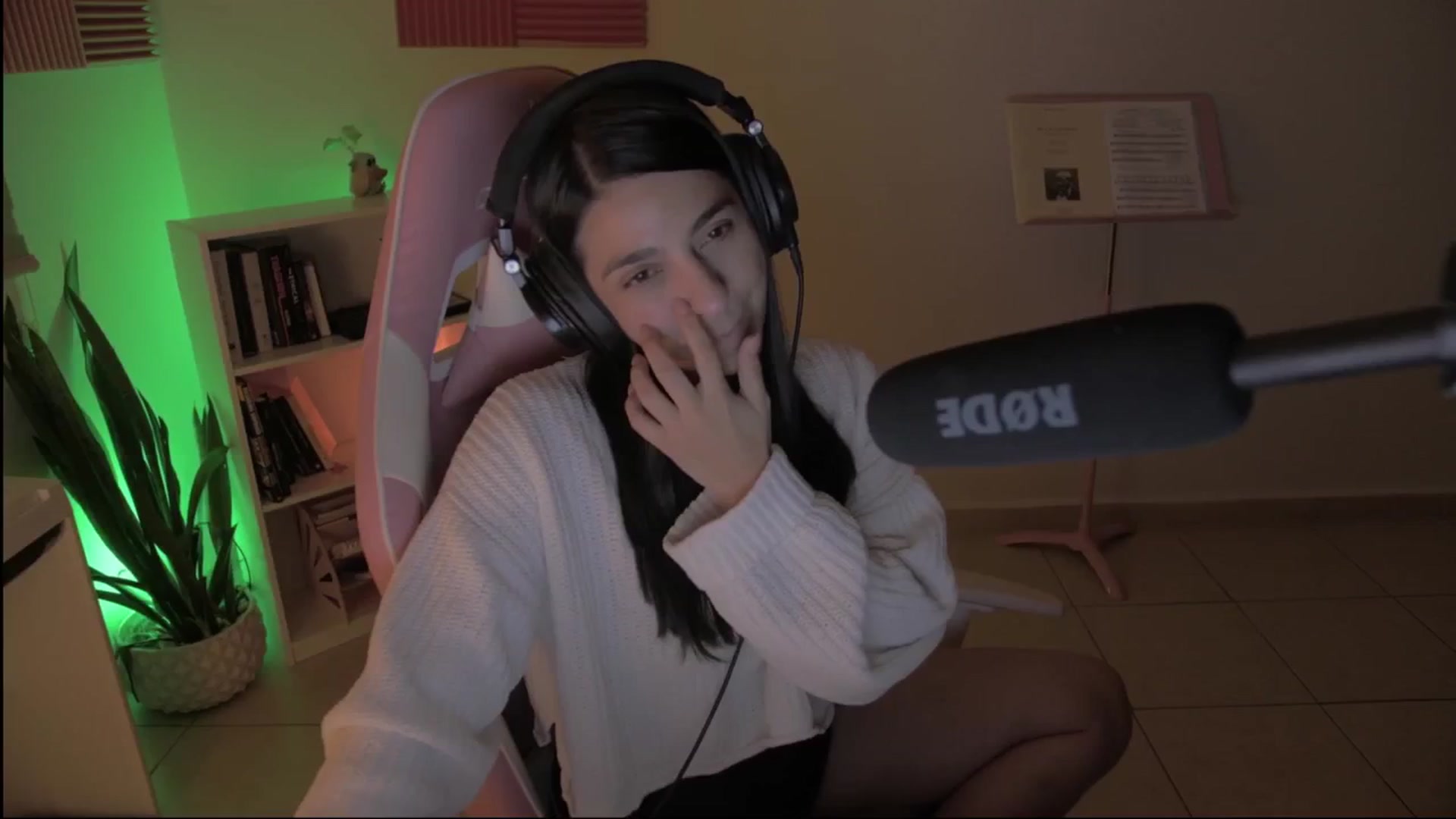 Gallery image thumbnail from anarossanna's myfreecams stream on, 09/23/2024, 05:56 image 18 of 20