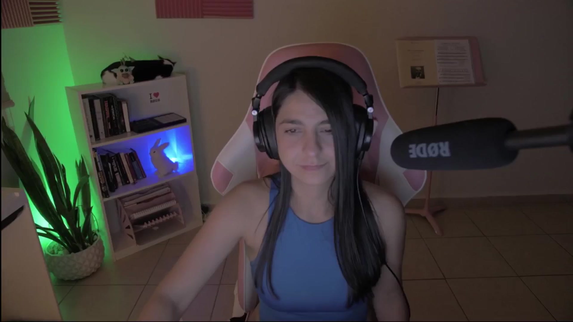 Gallery image thumbnail from anarossanna's myfreecams stream on, 09/25/2024, 04:08 image 15 of 20