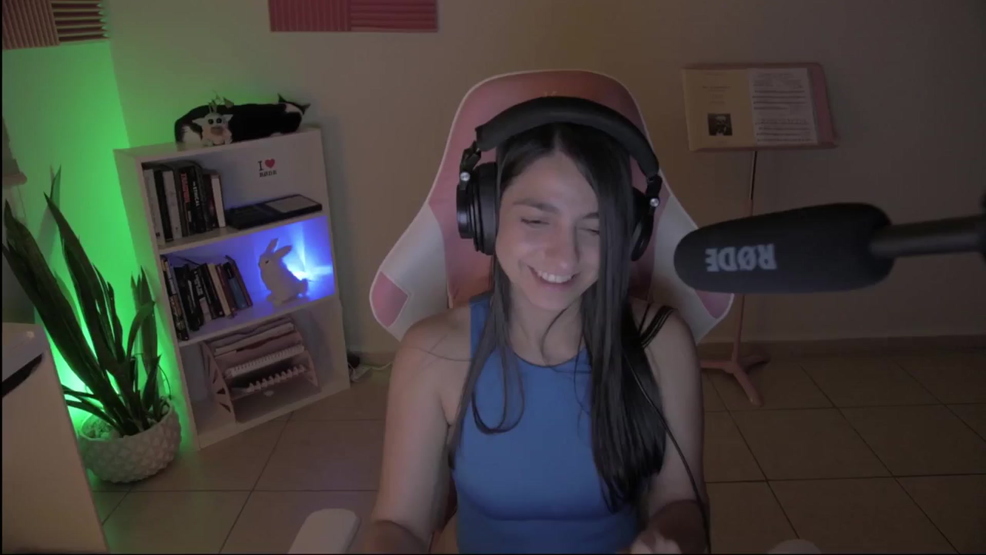 Gallery image thumbnail from anarossanna's myfreecams stream on, 09/25/2024, 04:08 image 20 of 20